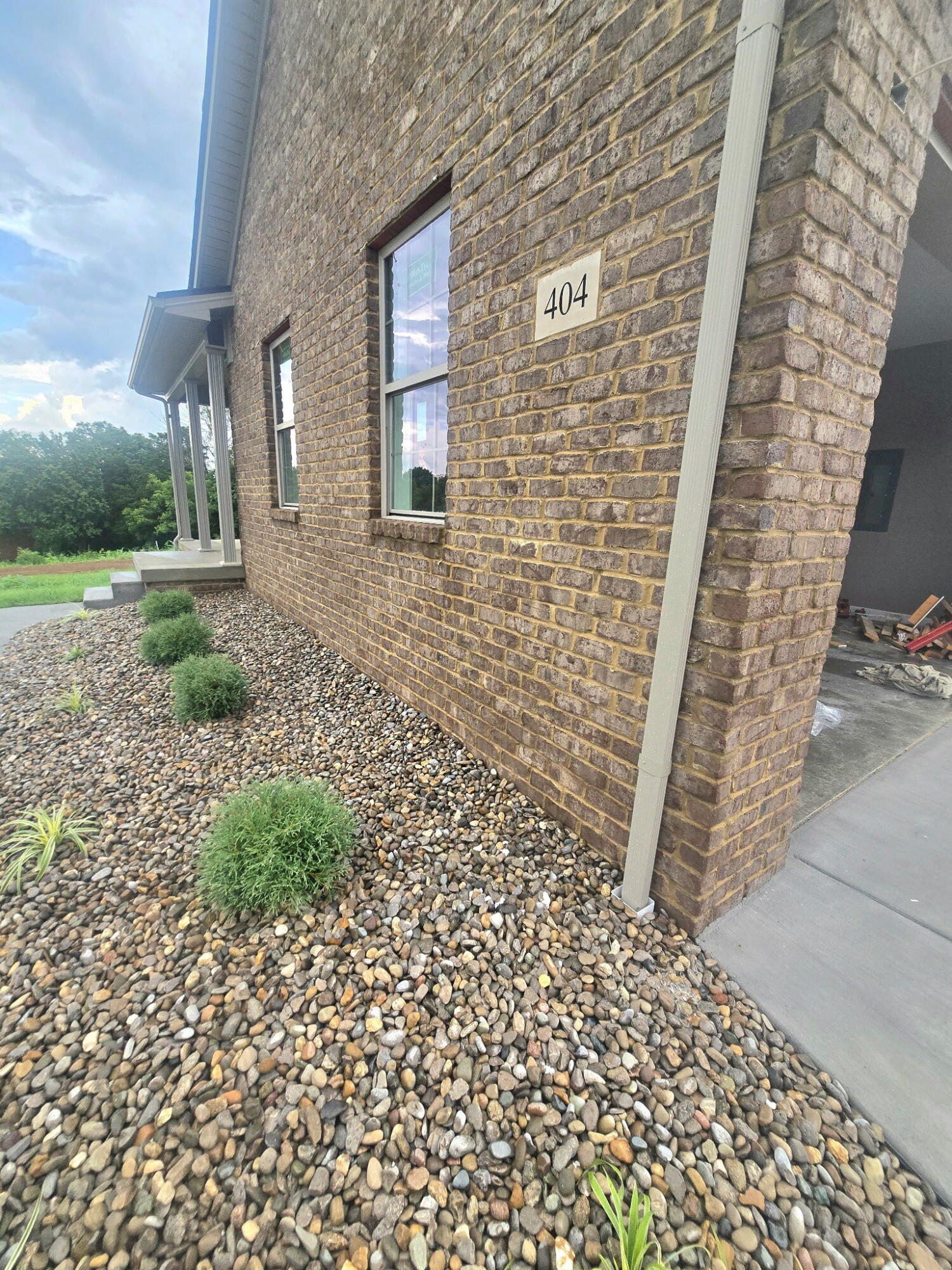 404 Bronx Place Property Photo 3