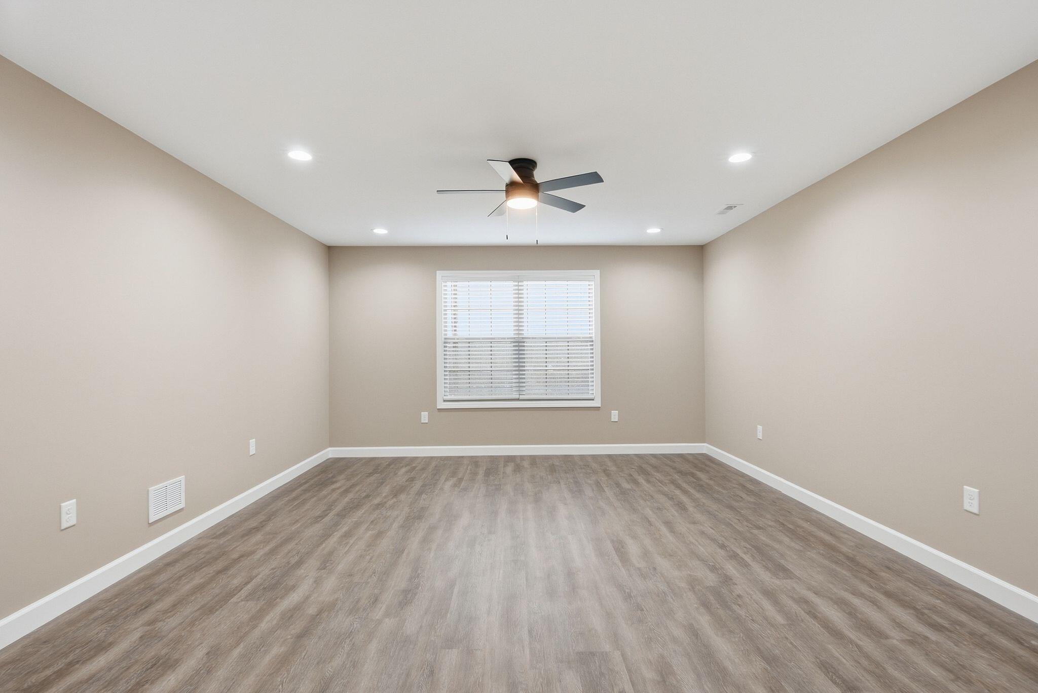 404 Bronx Place Property Photo 32