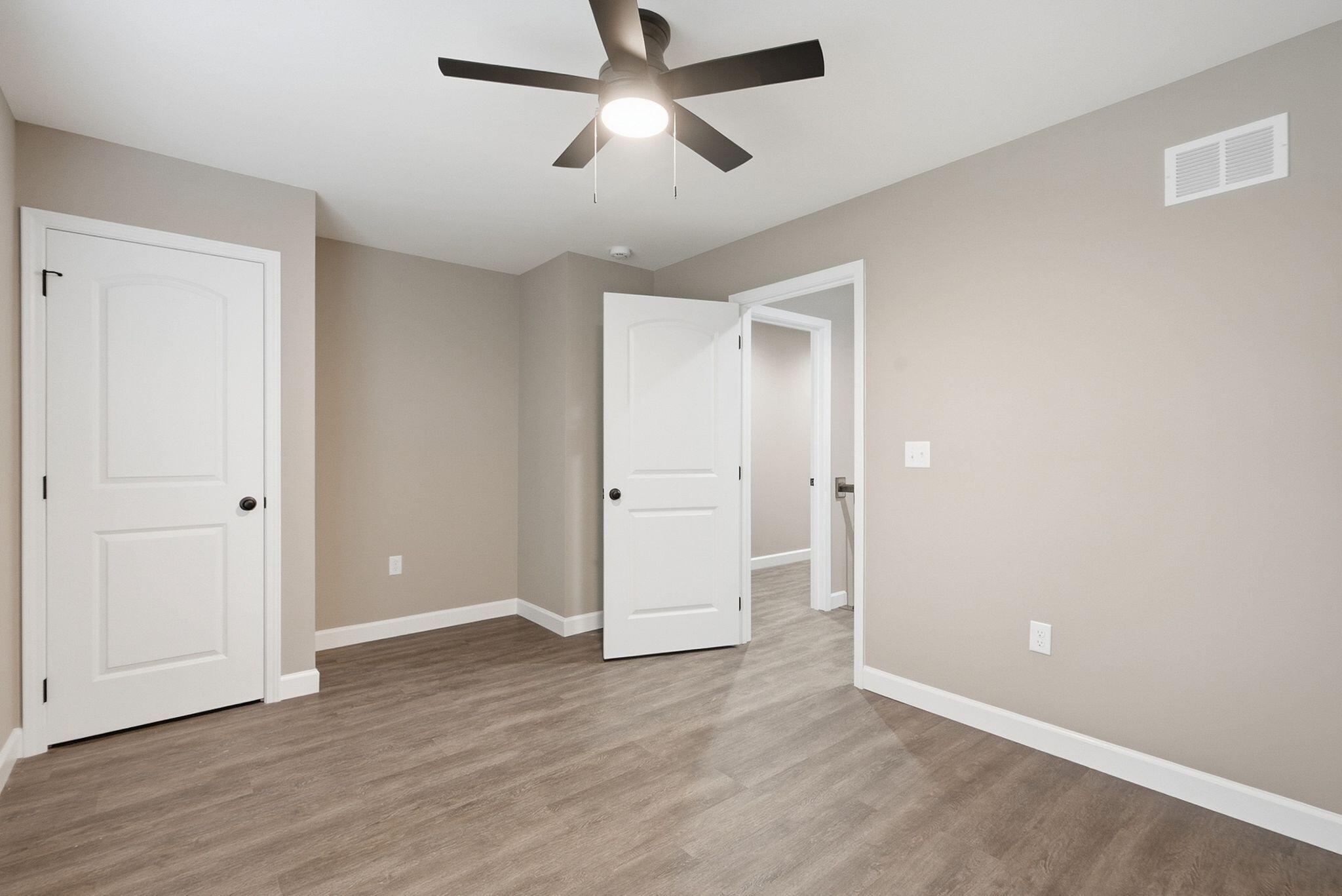 404 Bronx Place Property Photo 38