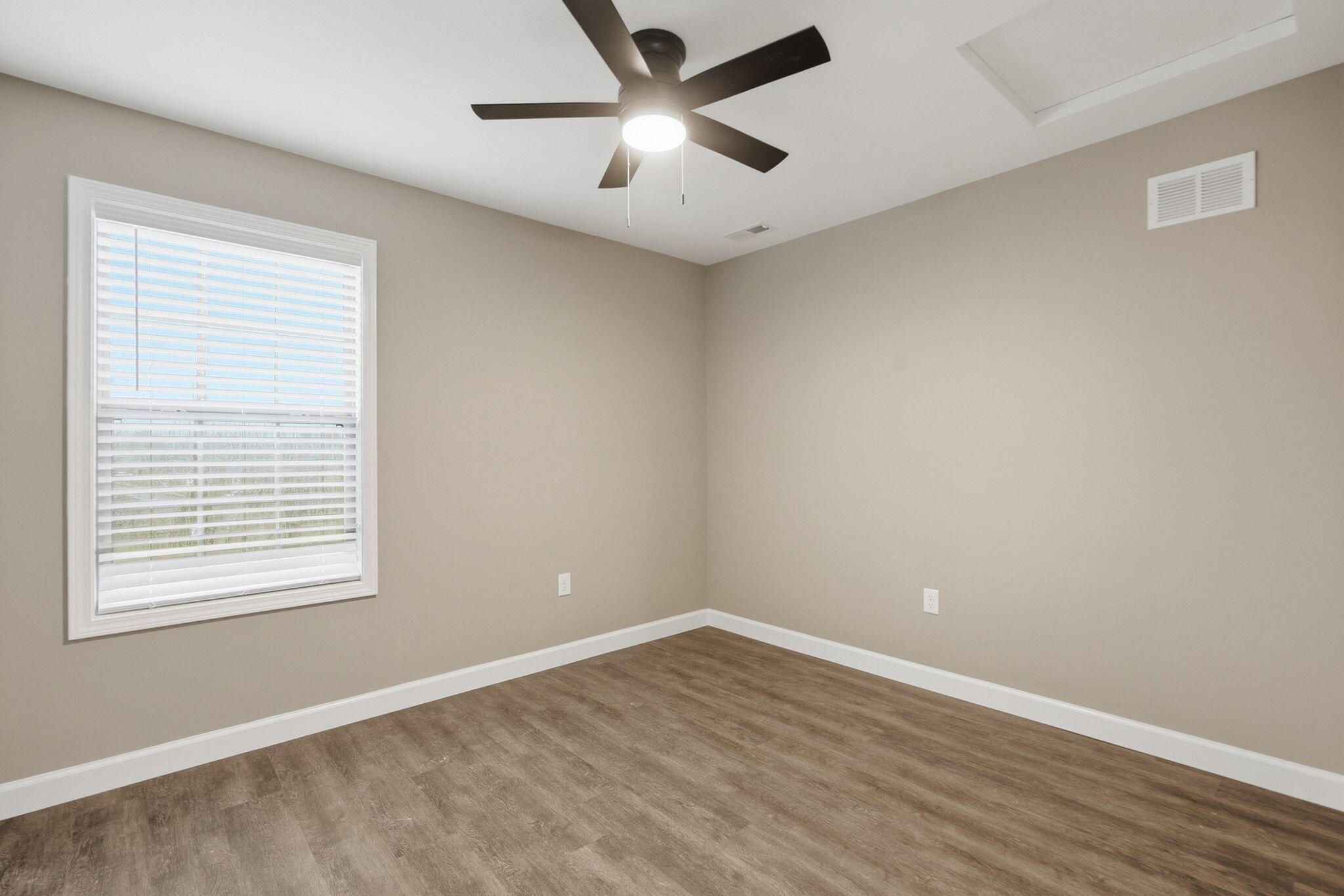 404 Bronx Place Property Photo 39