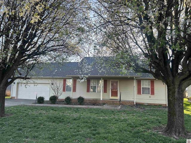 903 Sivley Road Property Photo 1