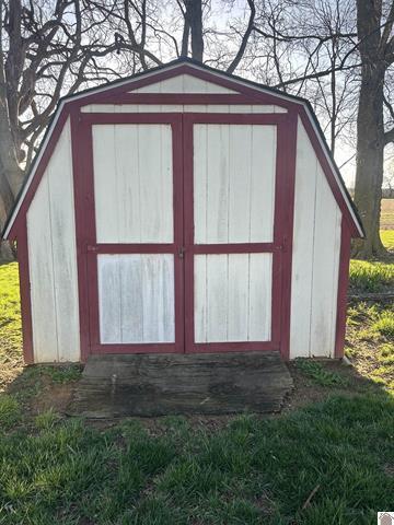 903 Sivley Road Property Photo 23