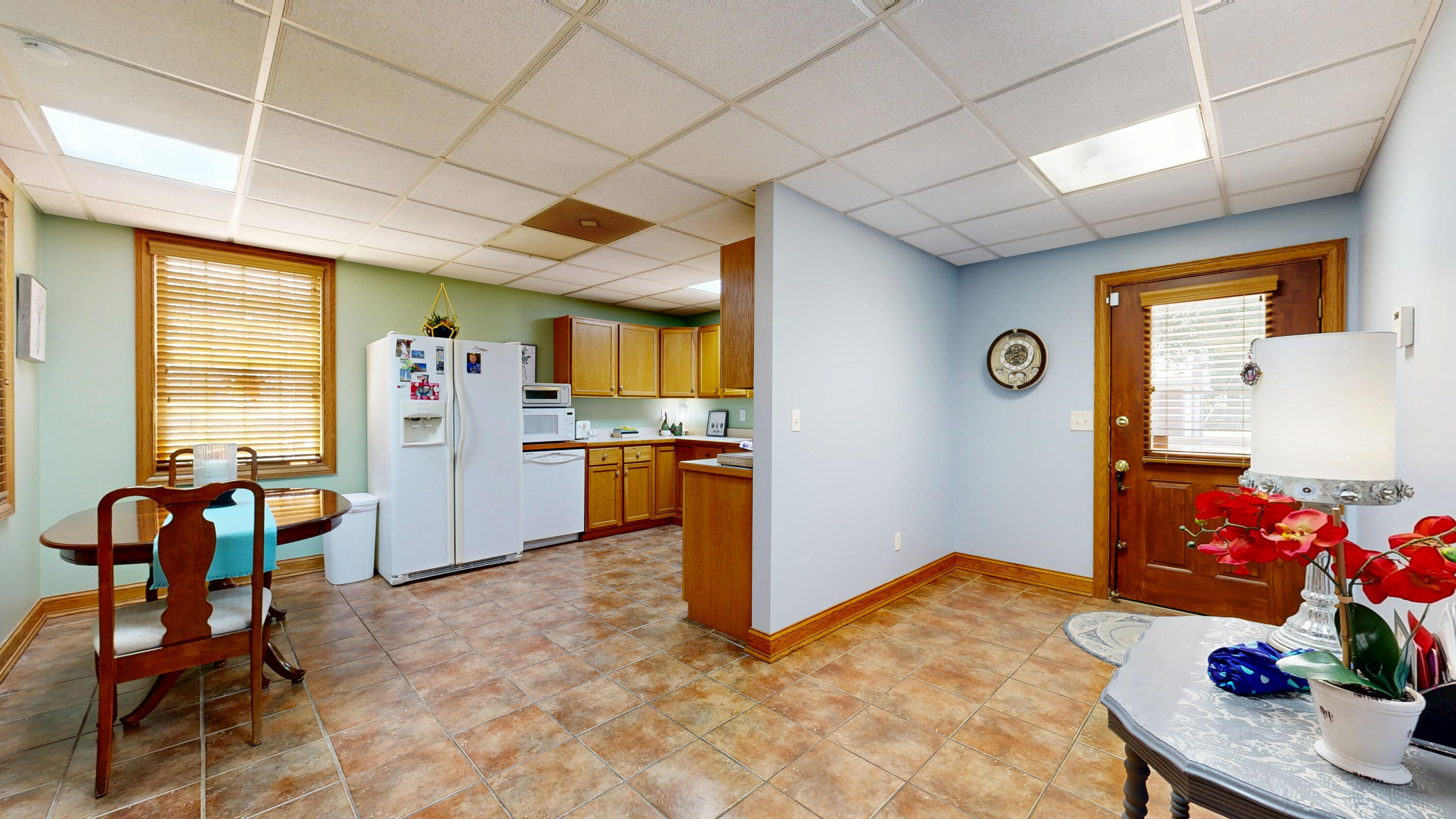 419 Livingston Way Property Photo 33