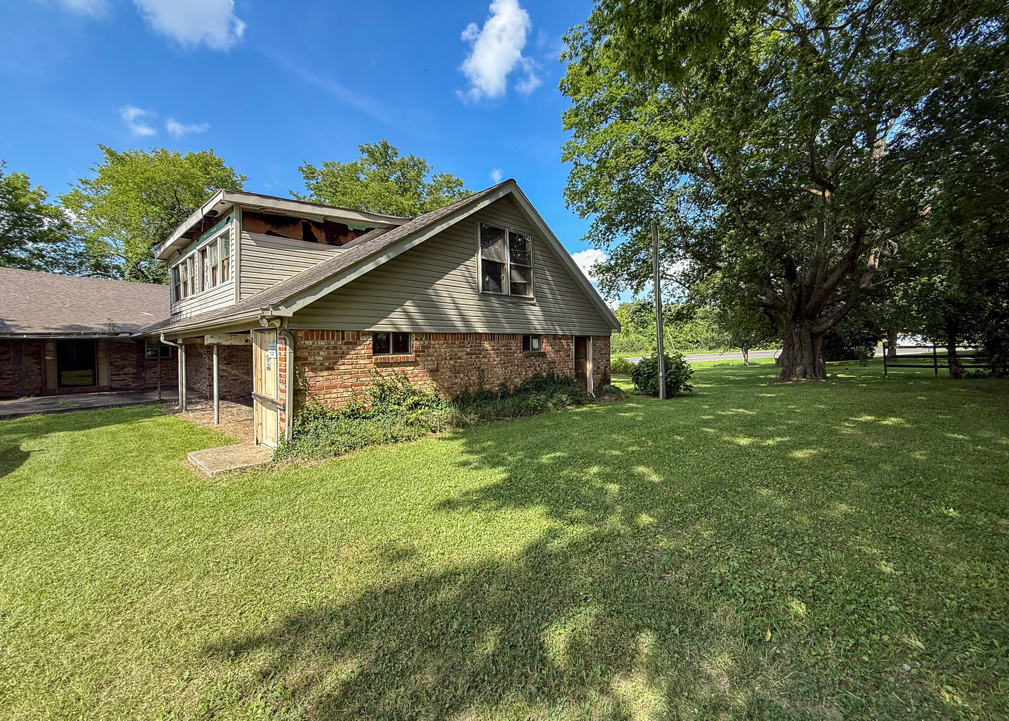 4734 Hendron Road Property Photo 17