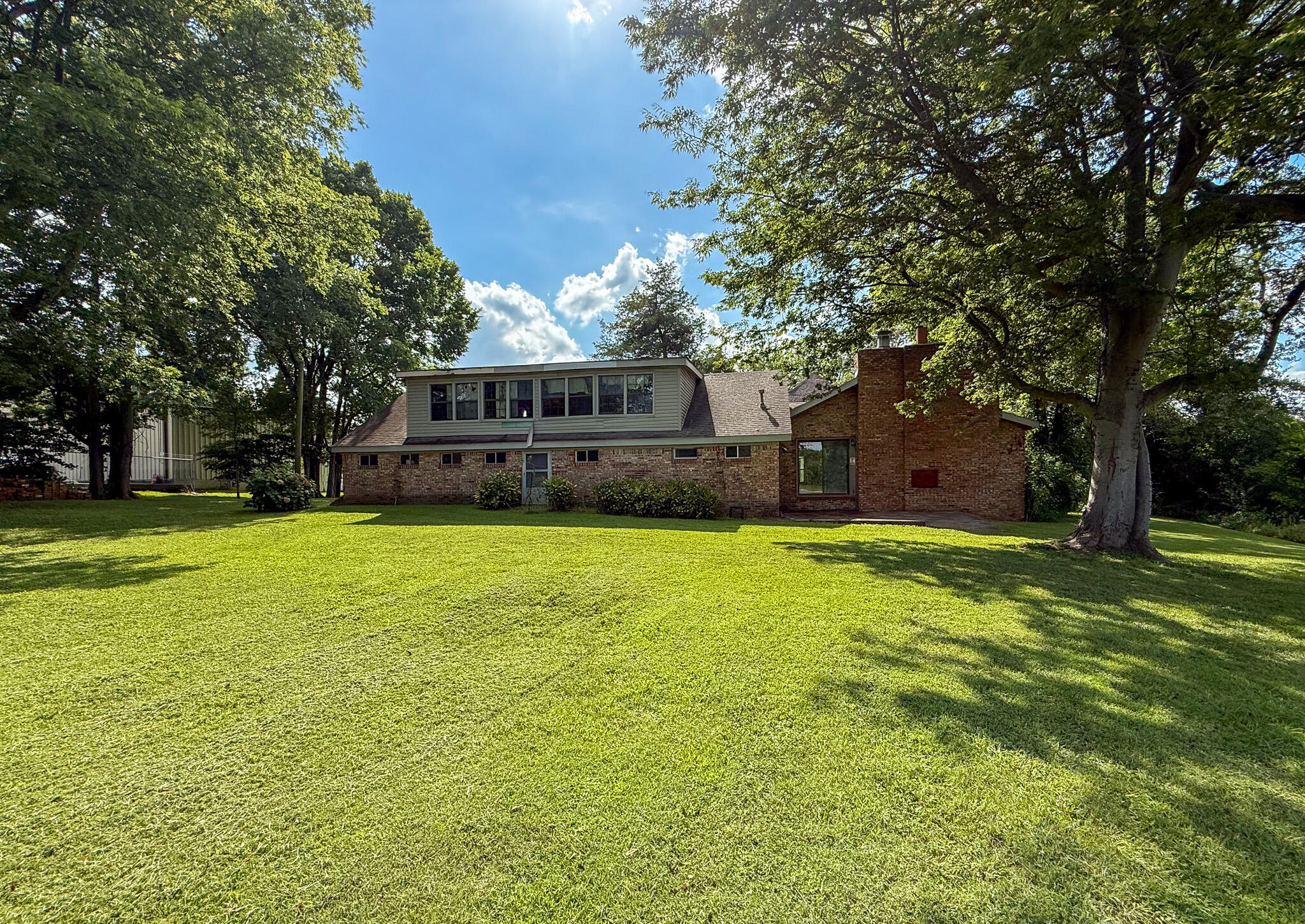 4734 Hendron Road Property Photo 19