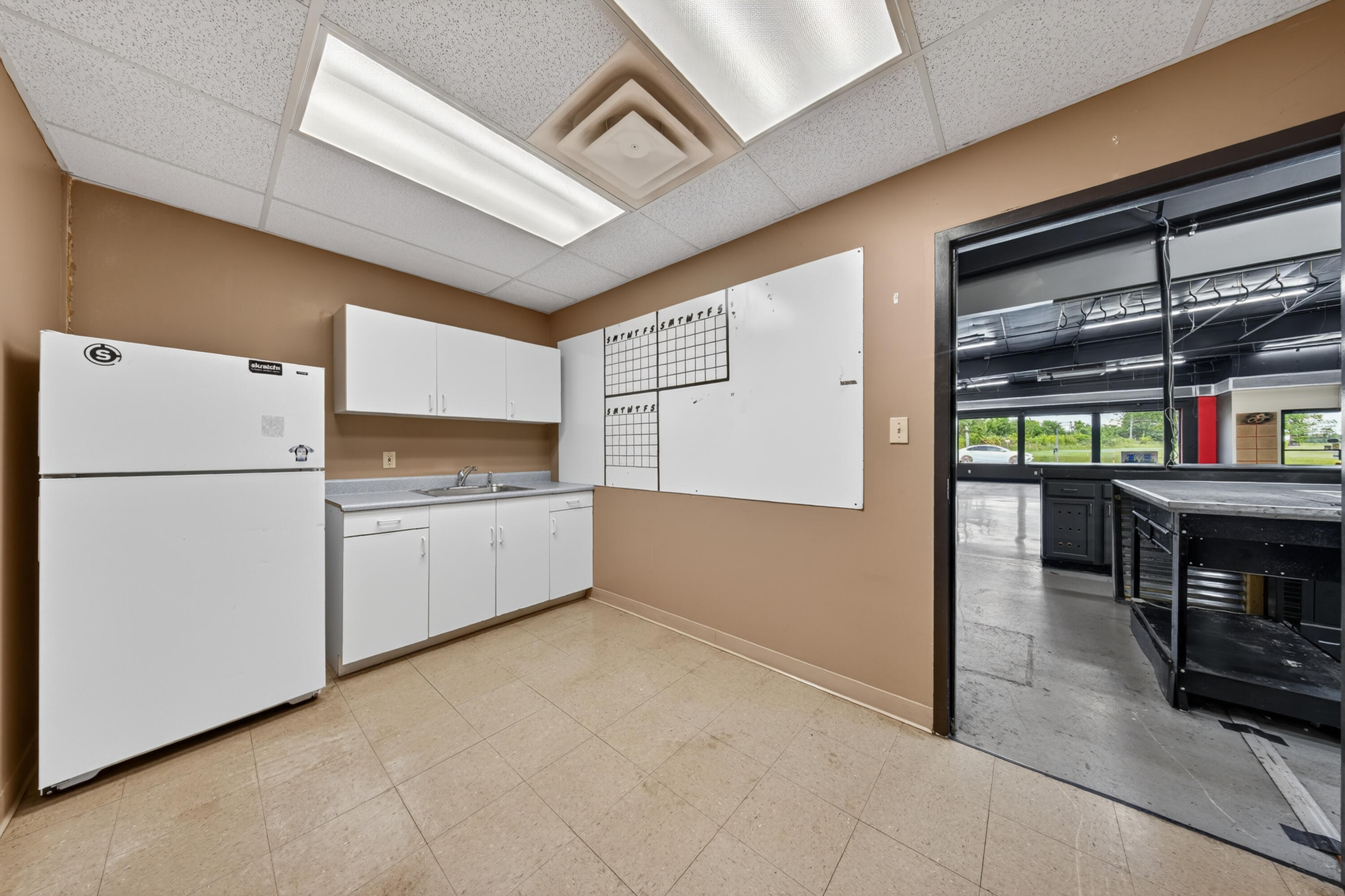 200 Sivley Road Property Photo 13