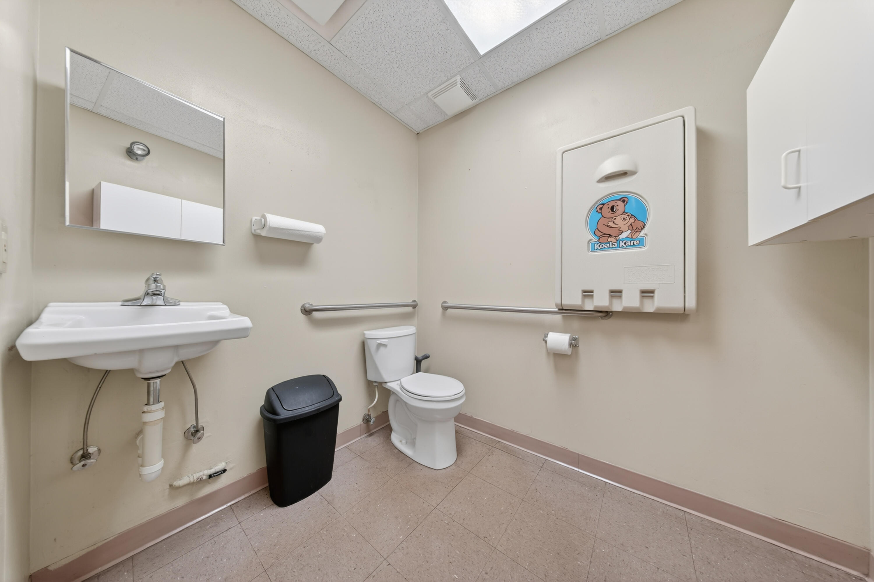 200 Sivley Road Property Photo 22