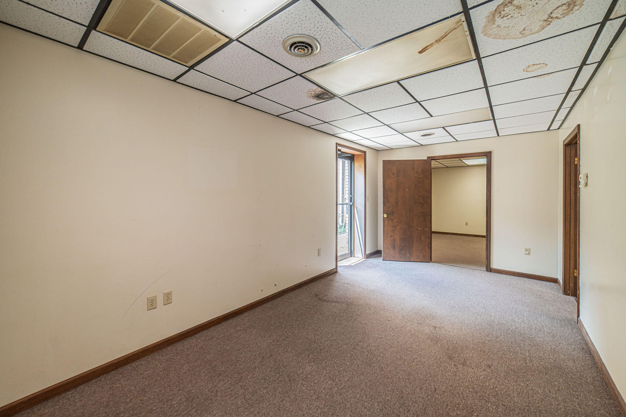 208 E 11th Street Property Photo 30
