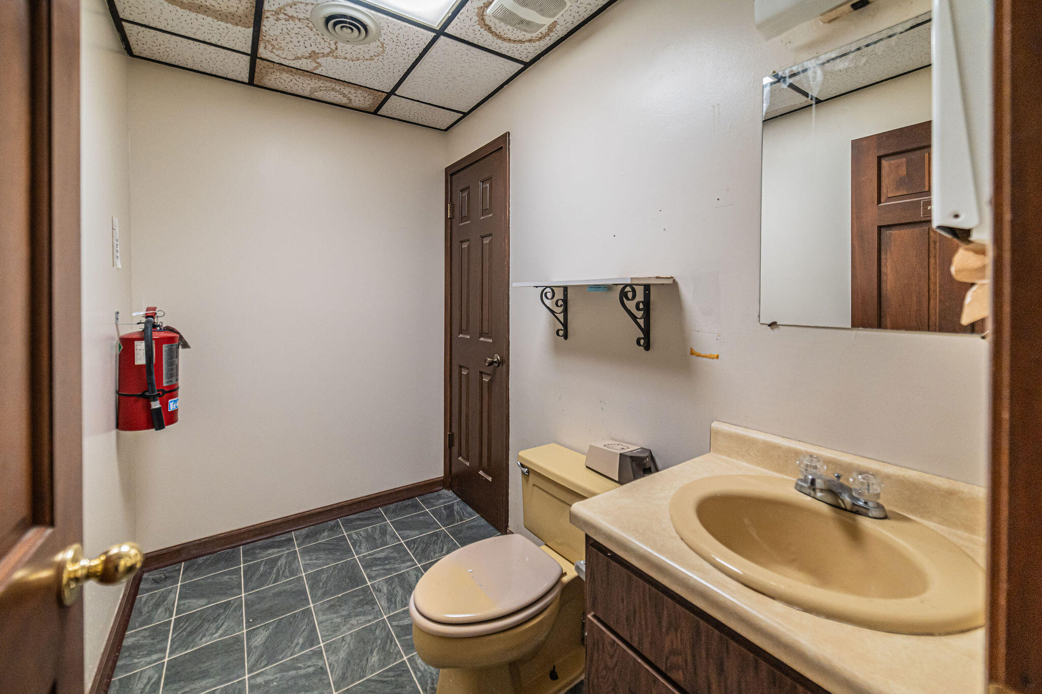 208 E 11th Street Property Photo 41