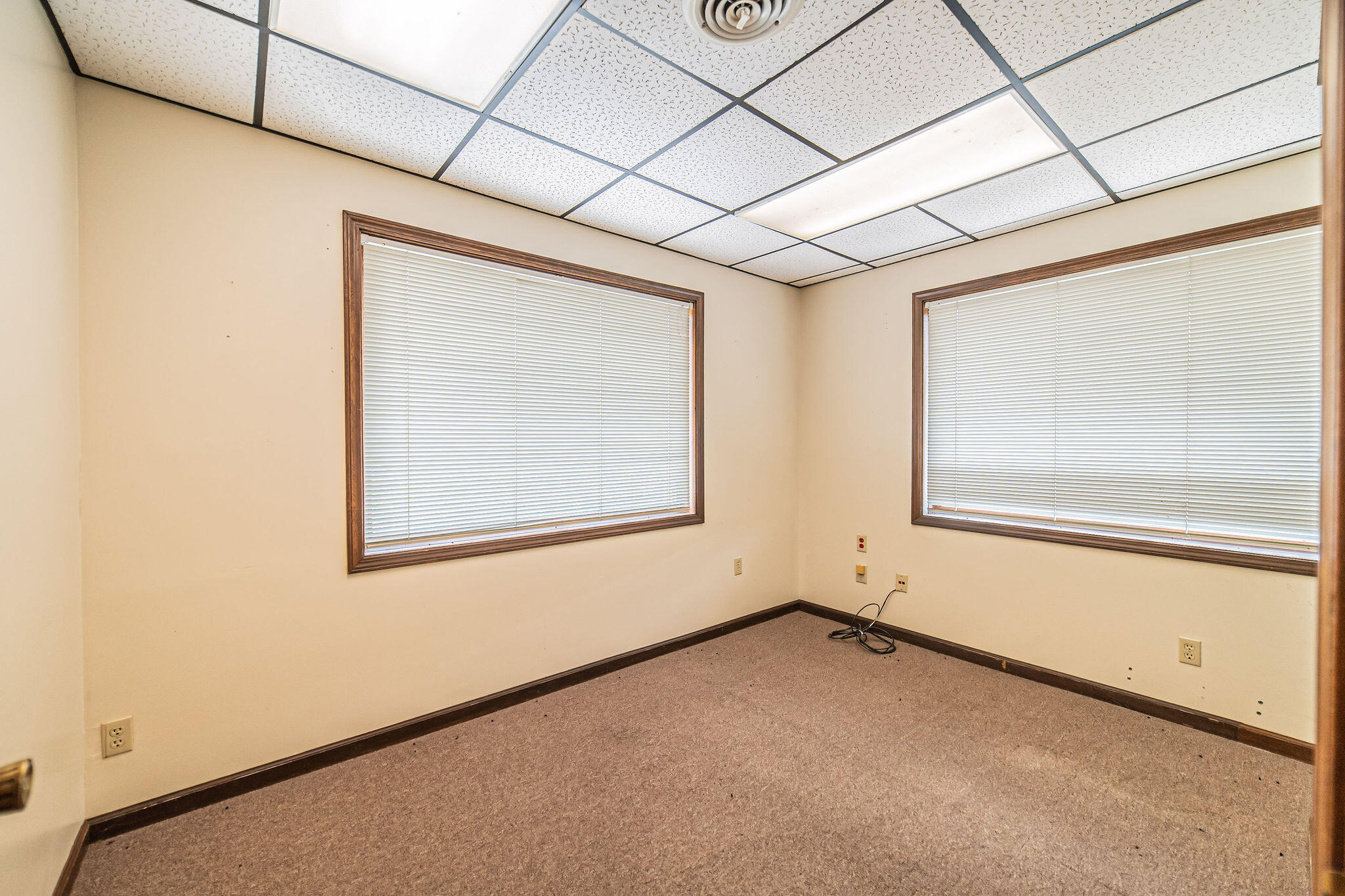 208 E 11th Street Property Photo 43