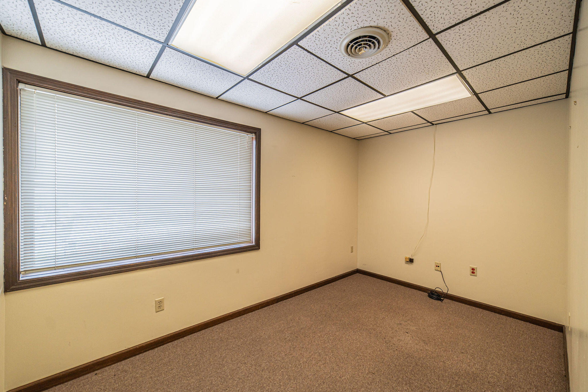 208 E 11th Street Property Photo 50
