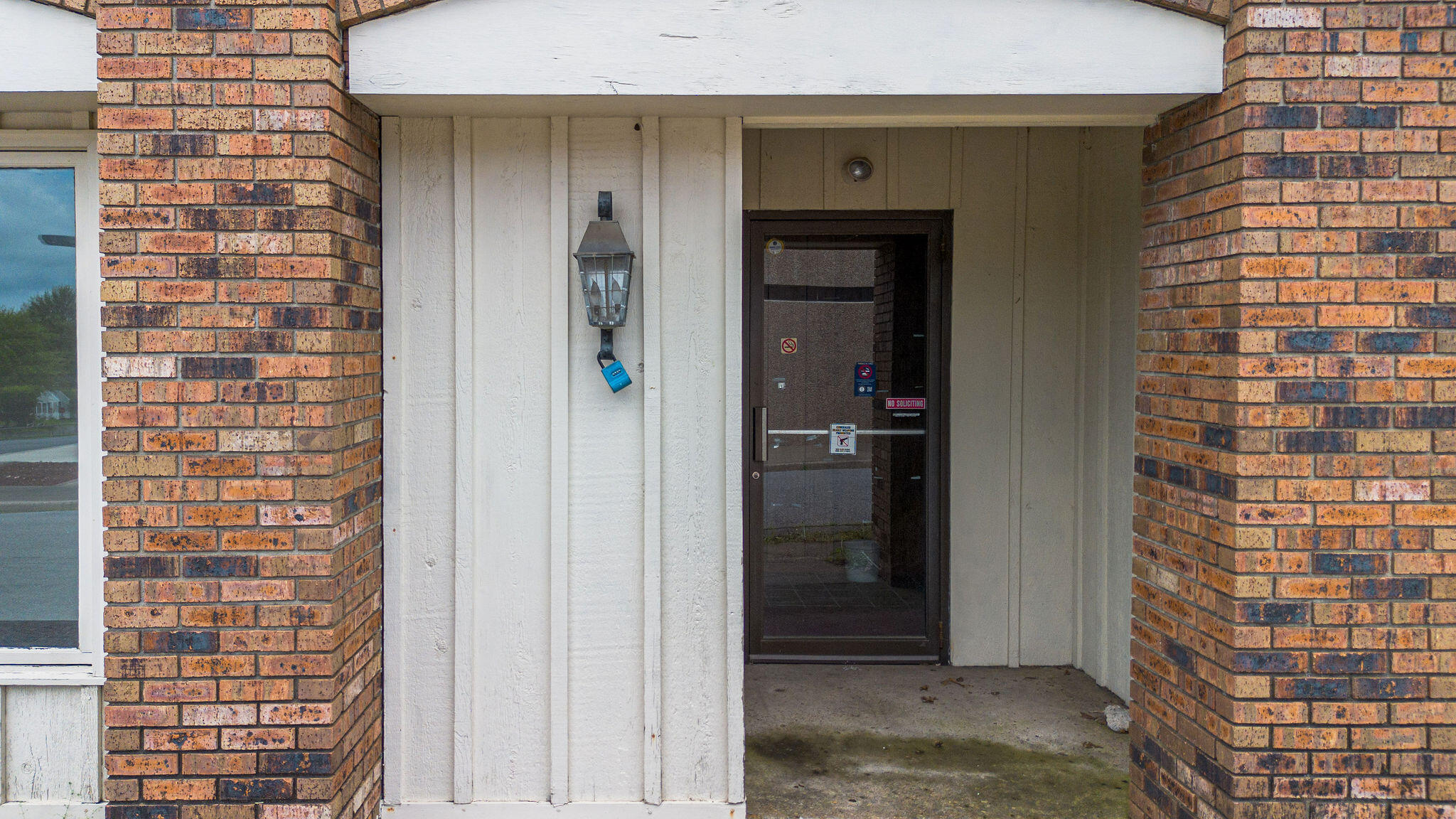 208 E 11th Street Property Photo 59