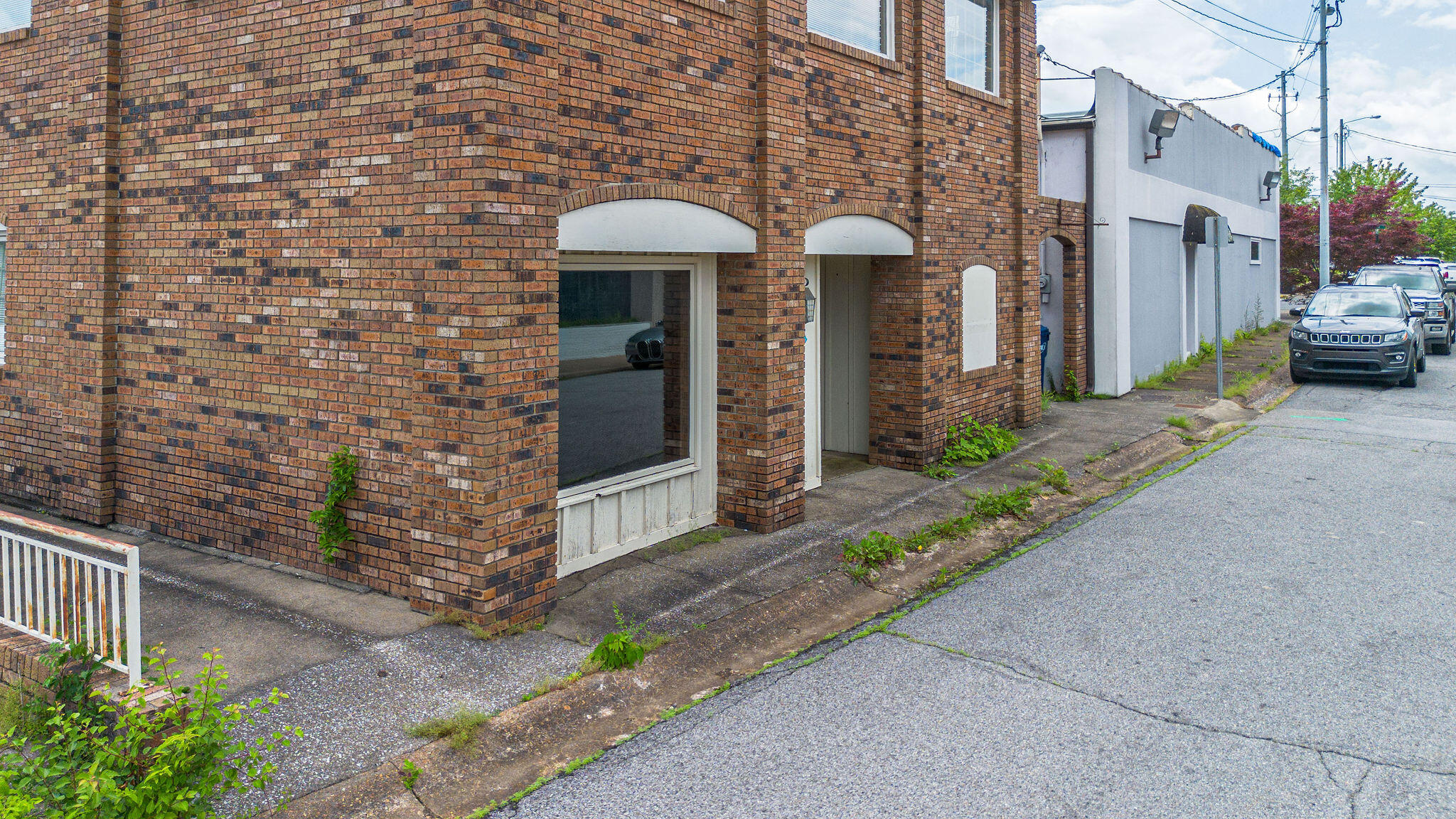 208 E 11th Street Property Photo 75