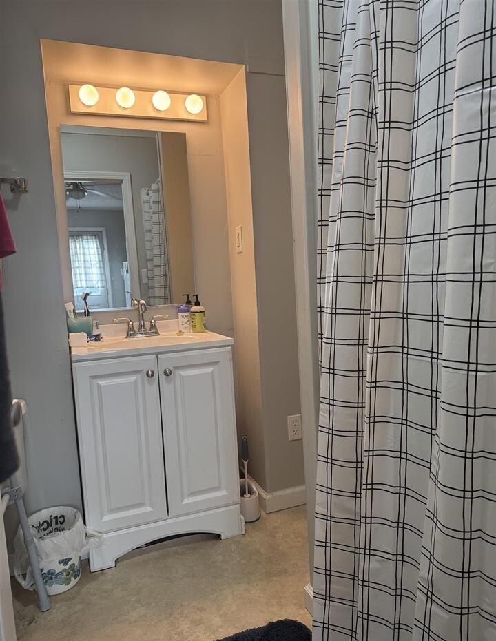 635 Forest Road Property Photo 11
