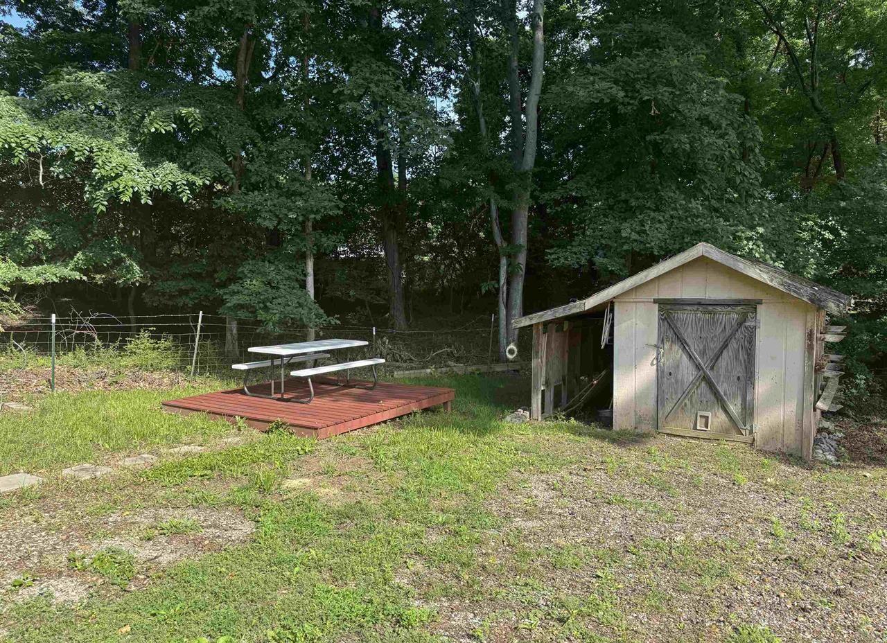 635 Forest Road Property Photo 15
