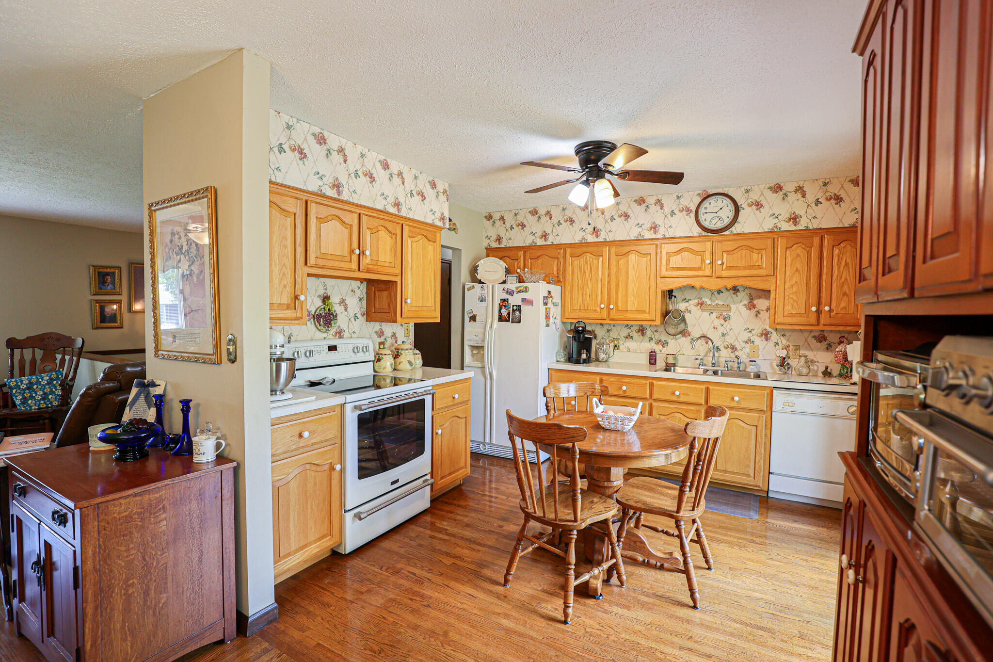 98 Gordon Road Property Photo 22