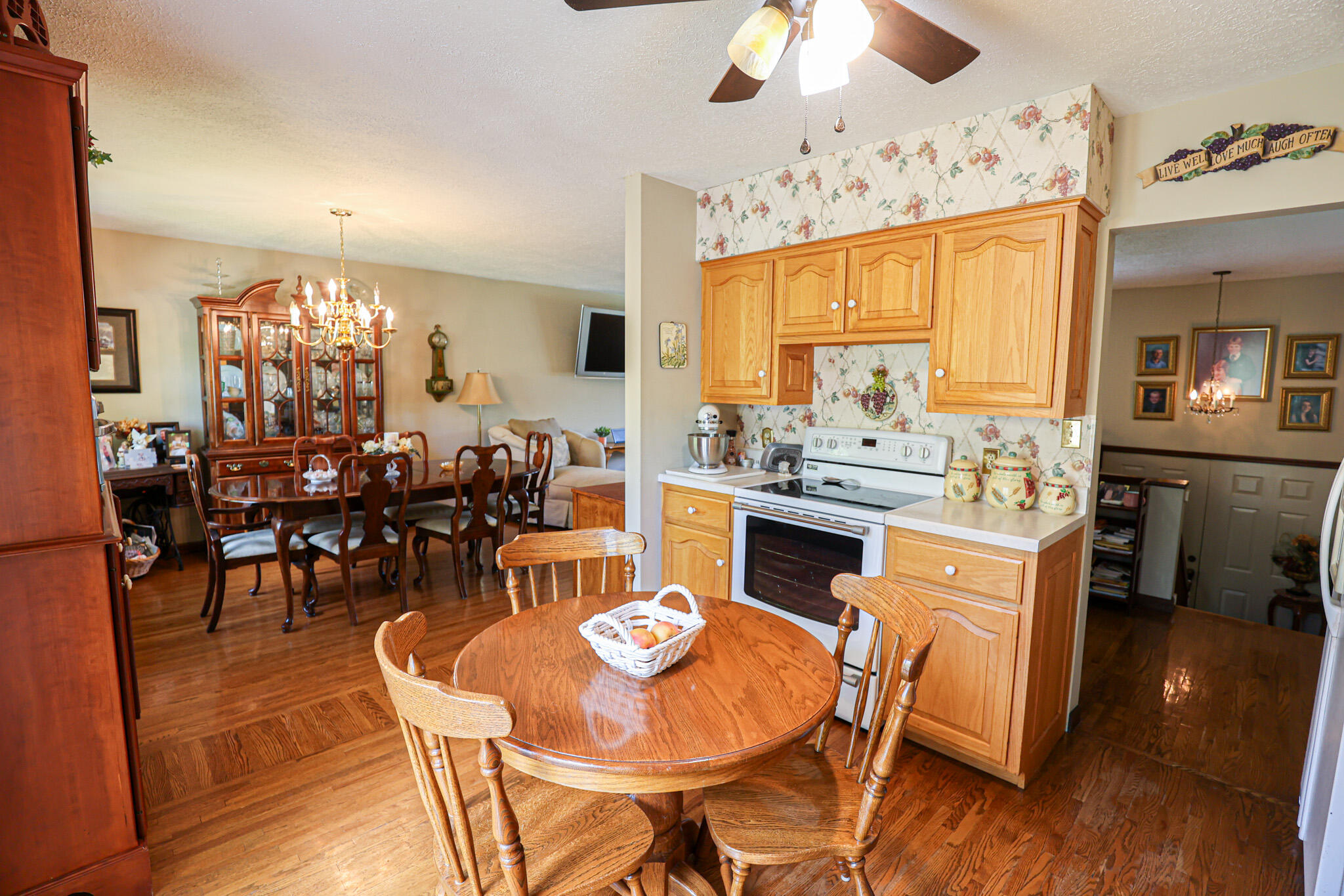 98 Gordon Road Property Photo 24