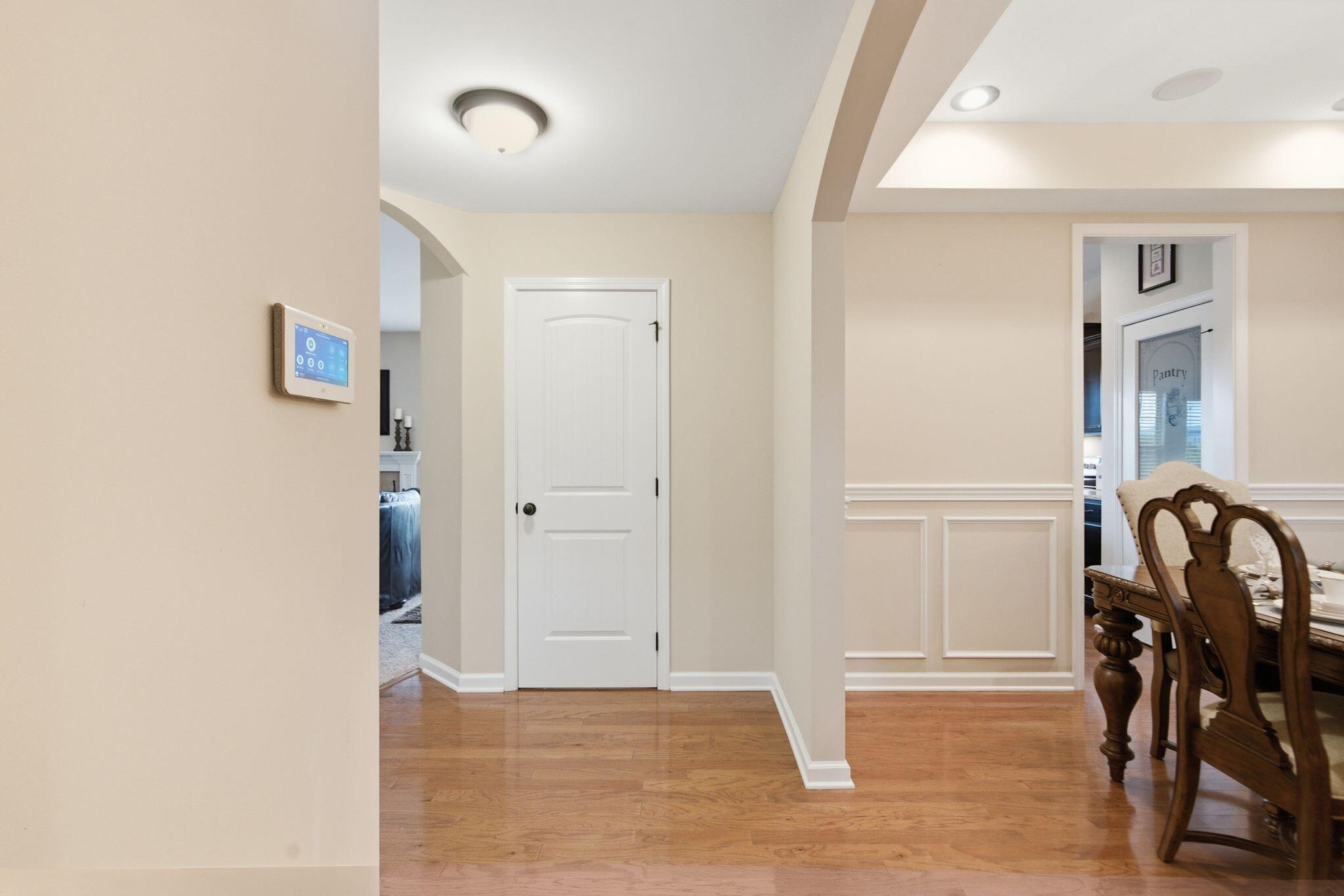 2316 Walcot Way Property Photo 3