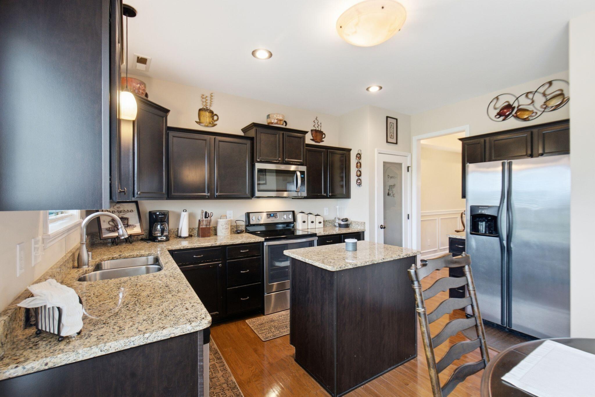 2316 Walcot Way Property Photo 8