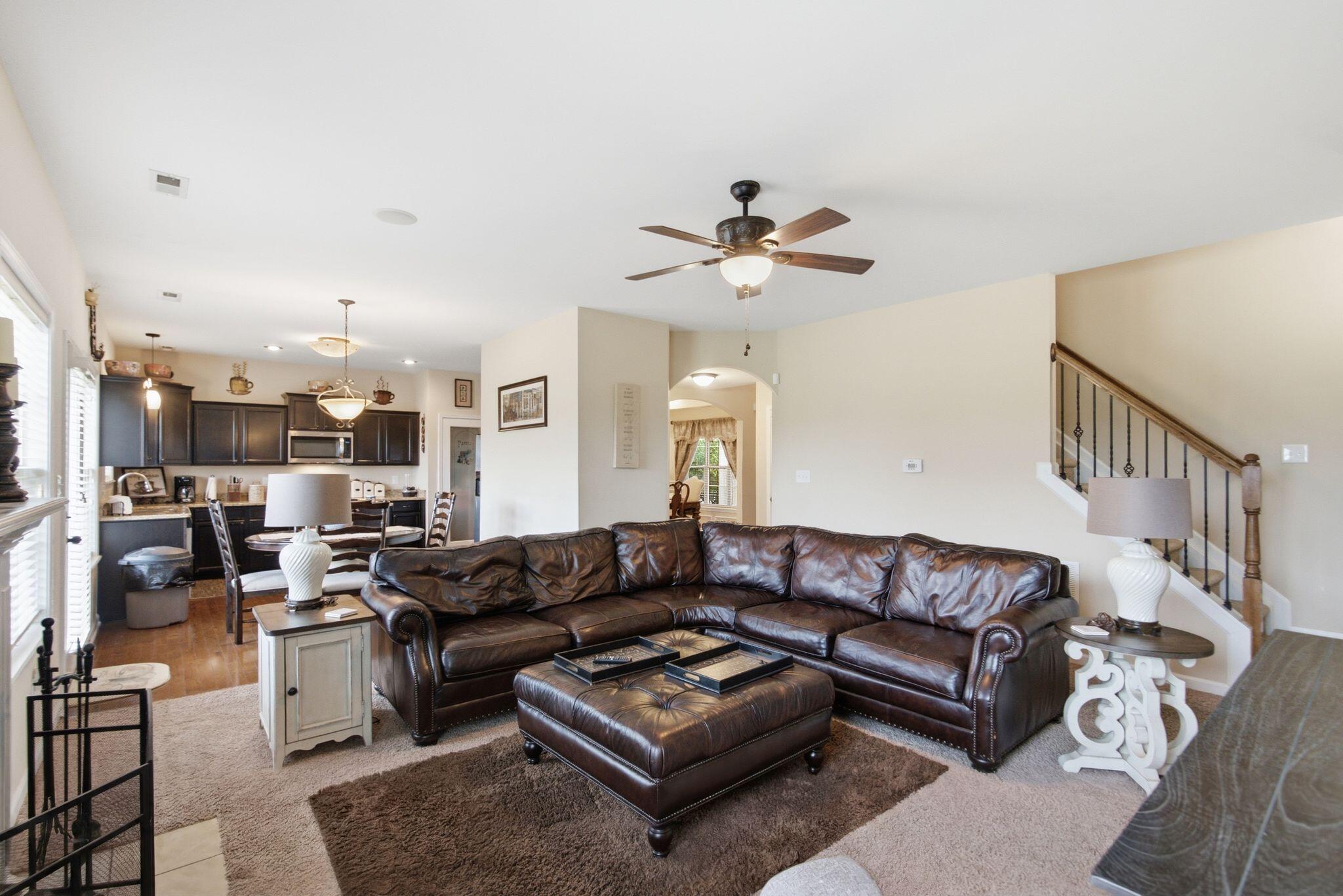 2316 Walcot Way Property Photo 12