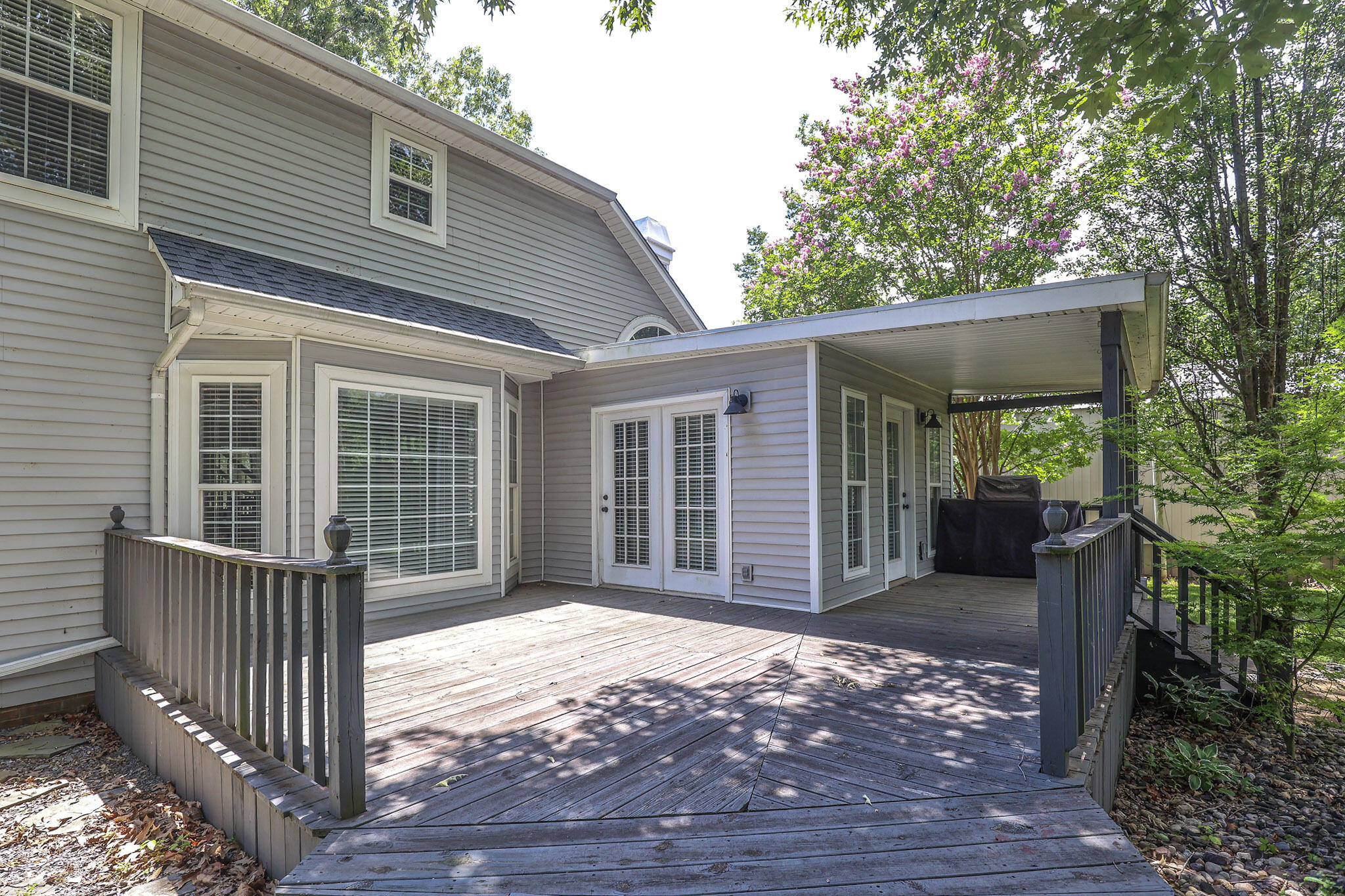 139 Sir Rogers Drive Property Photo 8