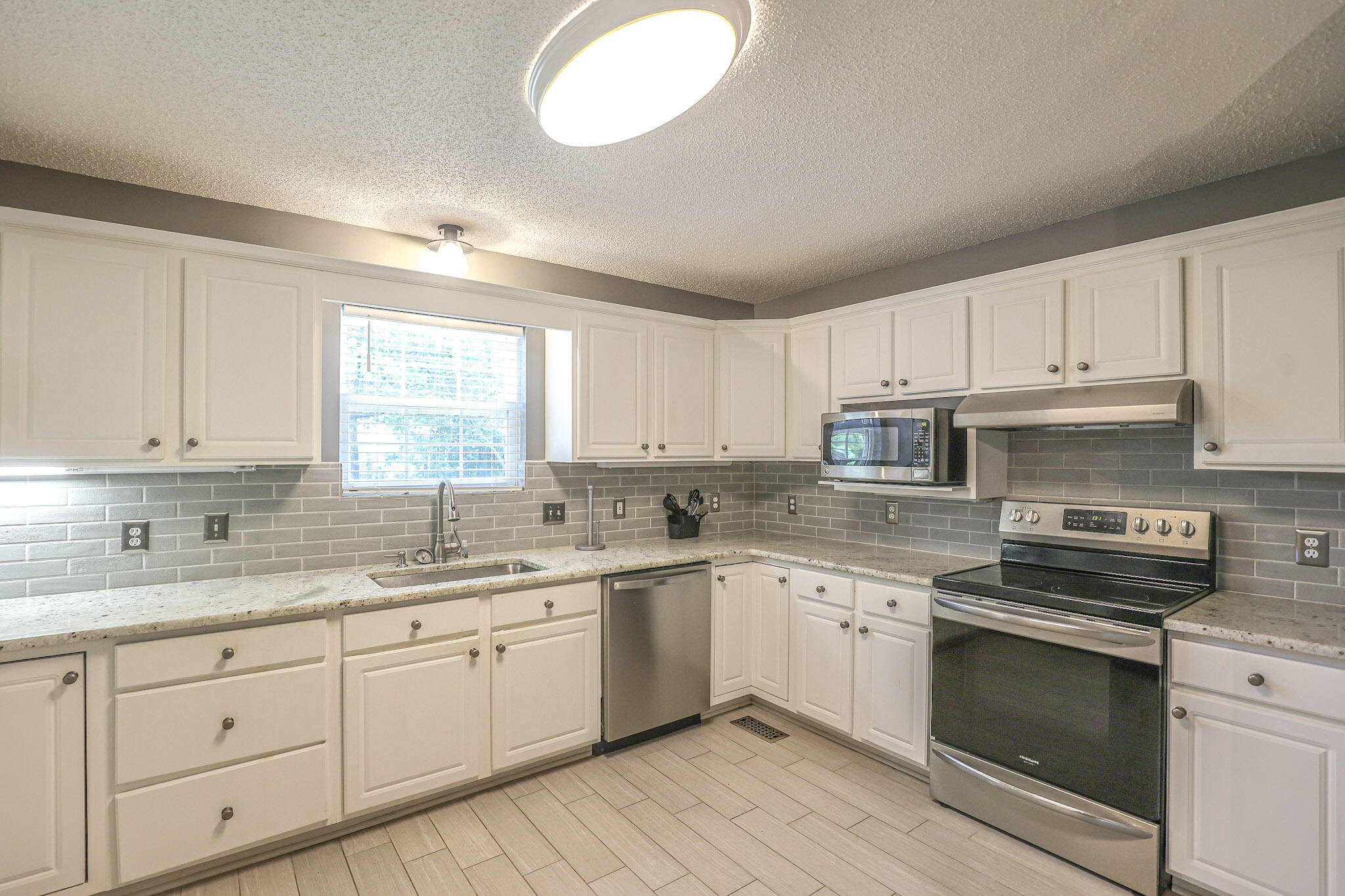 139 Sir Rogers Drive Property Photo 26