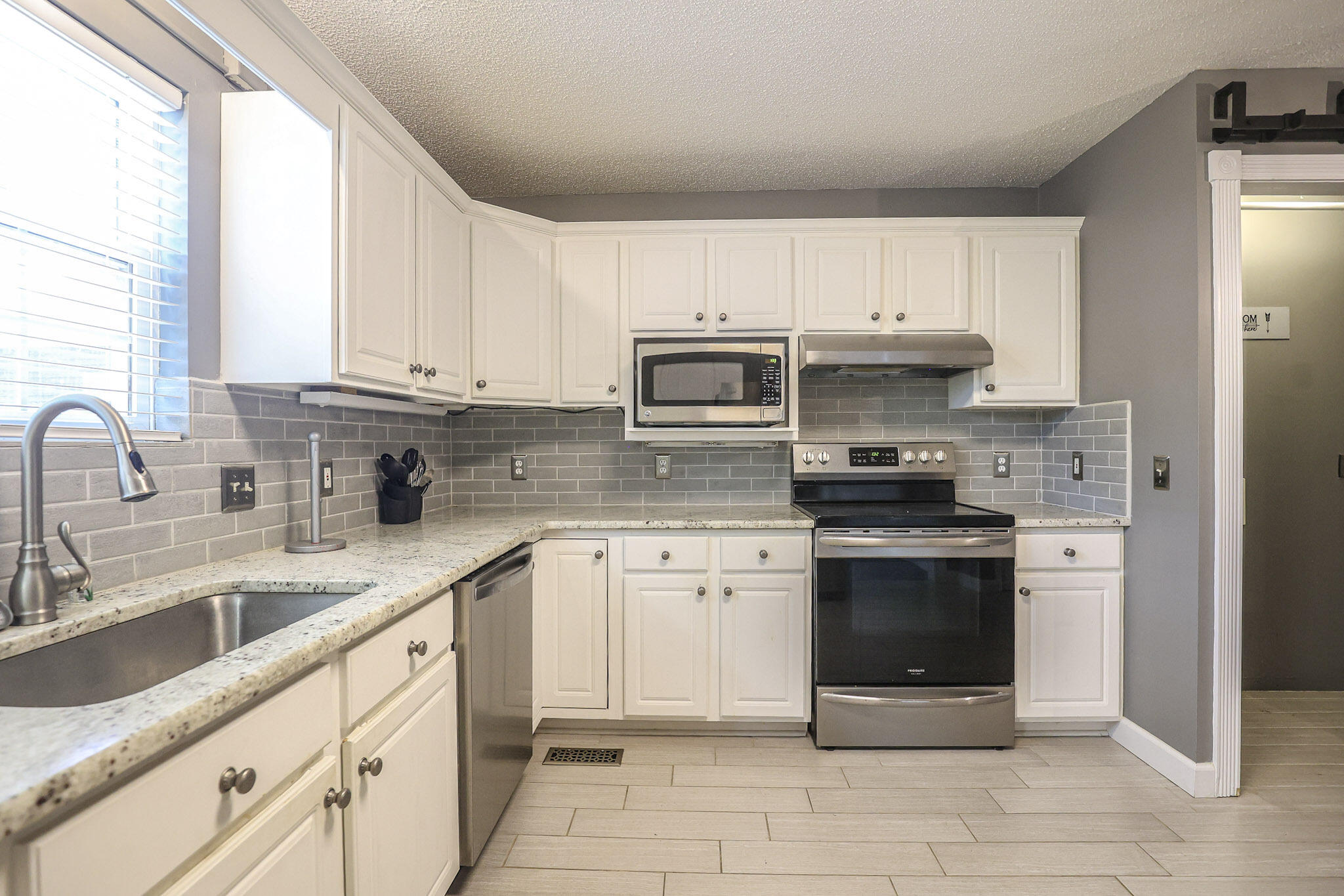139 Sir Rogers Drive Property Photo 27