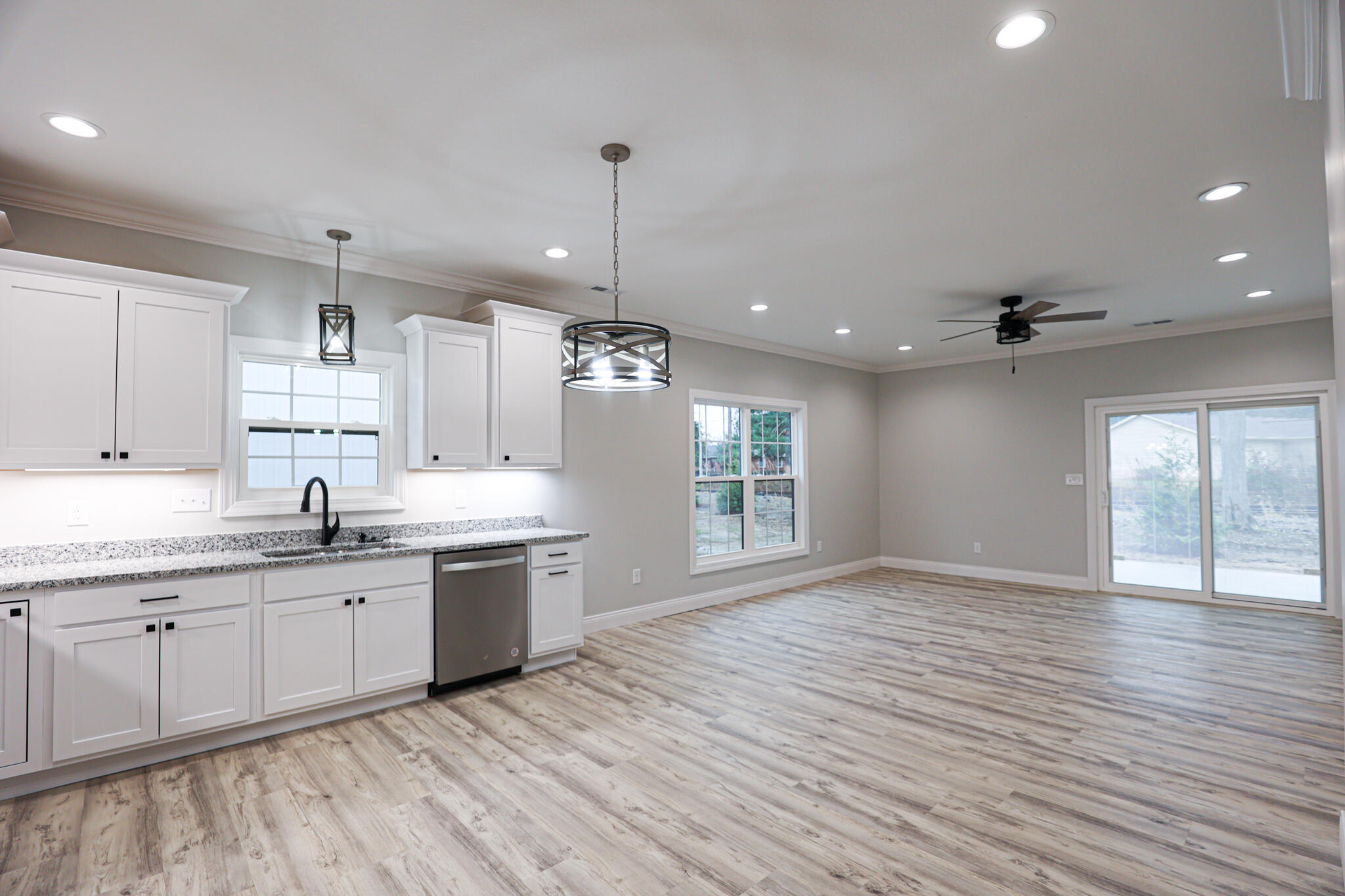 809 Violet Court Property Photo 12