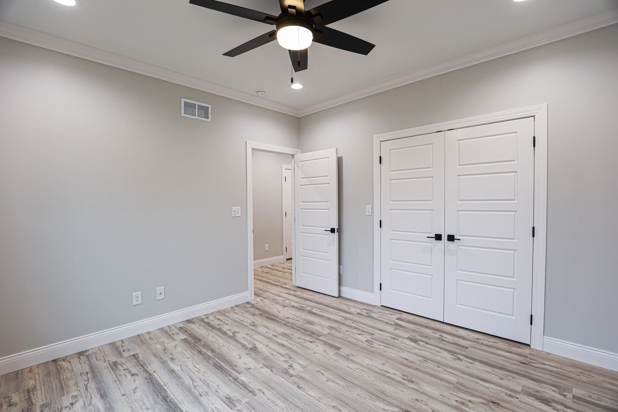 809 Violet Court Property Photo 26