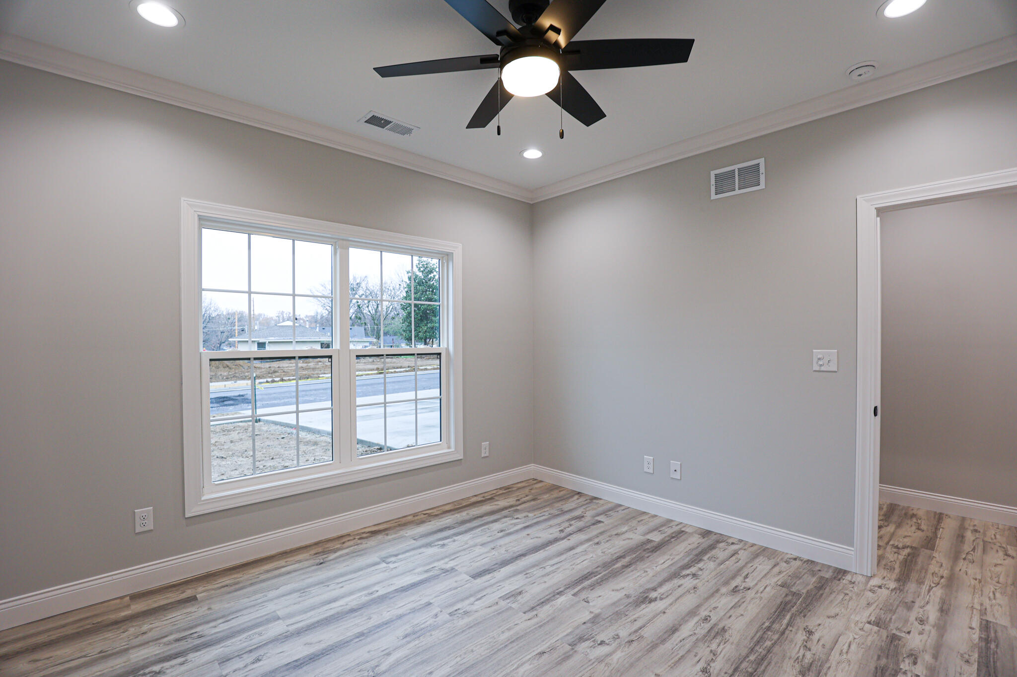 809 Violet Court Property Photo 27