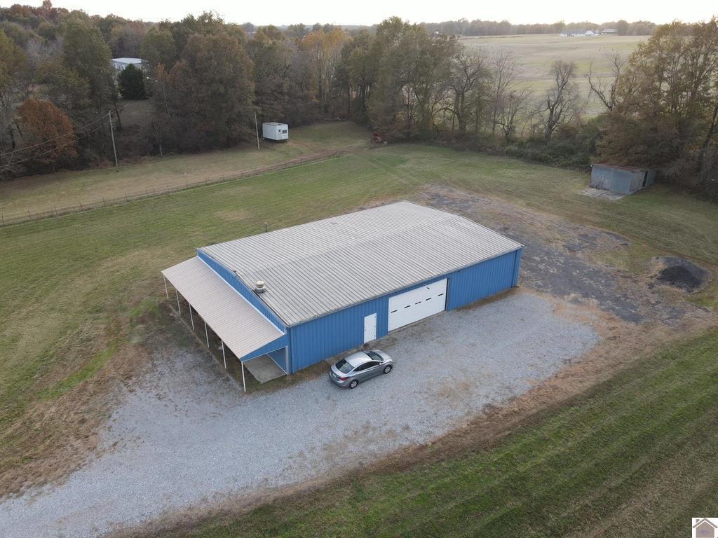 2525 Jimtown Road Property Photo 8