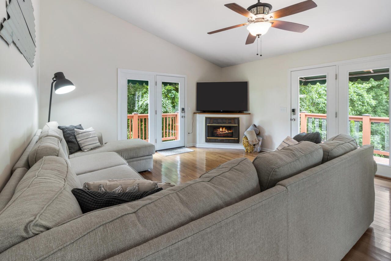 331 Pollard Circle Property Photo 4