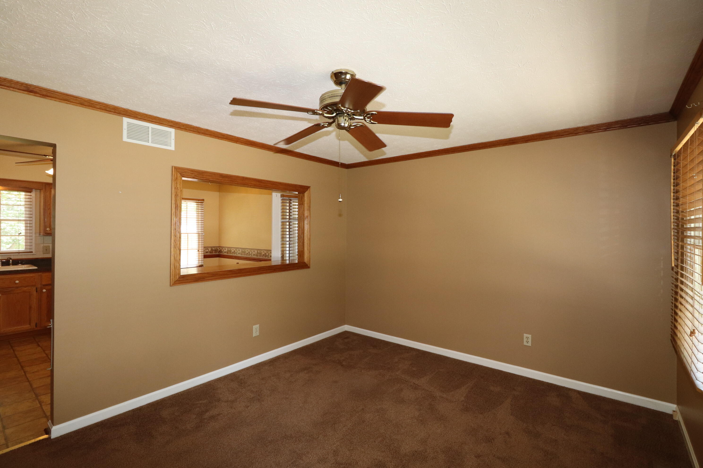 200 Corman Drive Property Photo 4