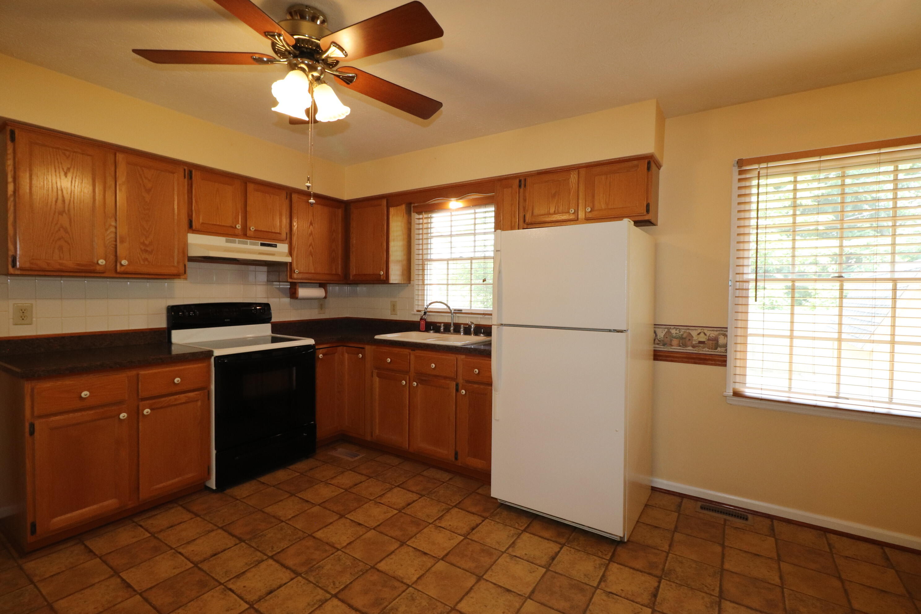 200 Corman Drive Property Photo 6