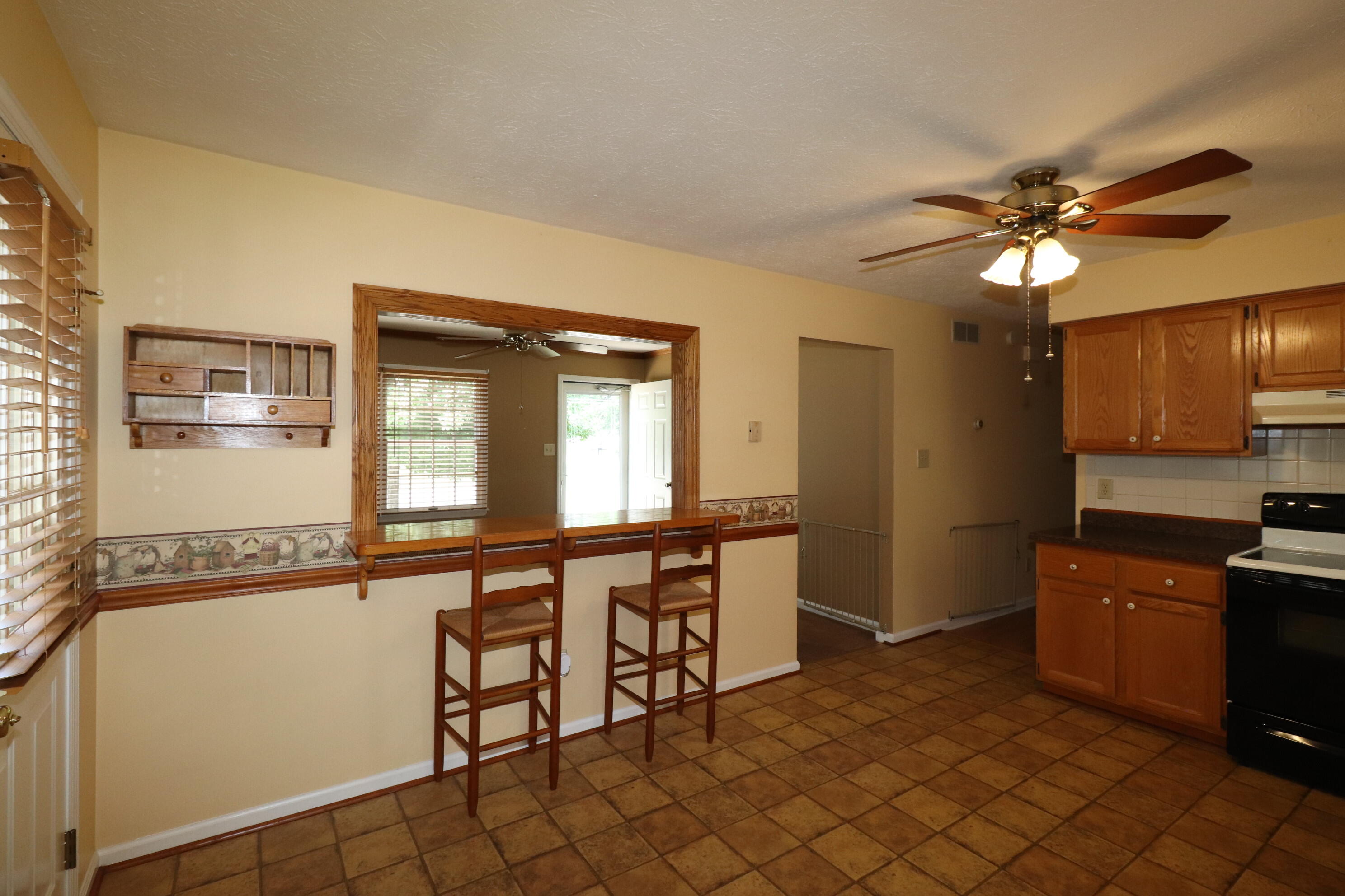 200 Corman Drive Property Photo 8