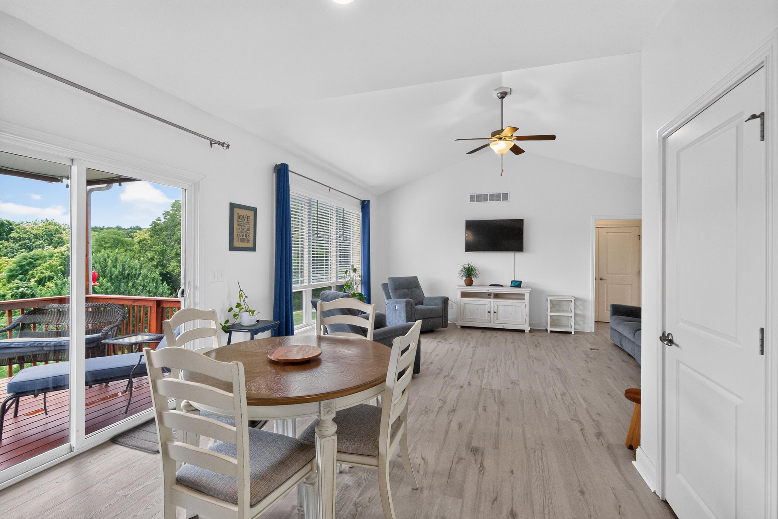 140 Westwoods Drive Property Photo 12