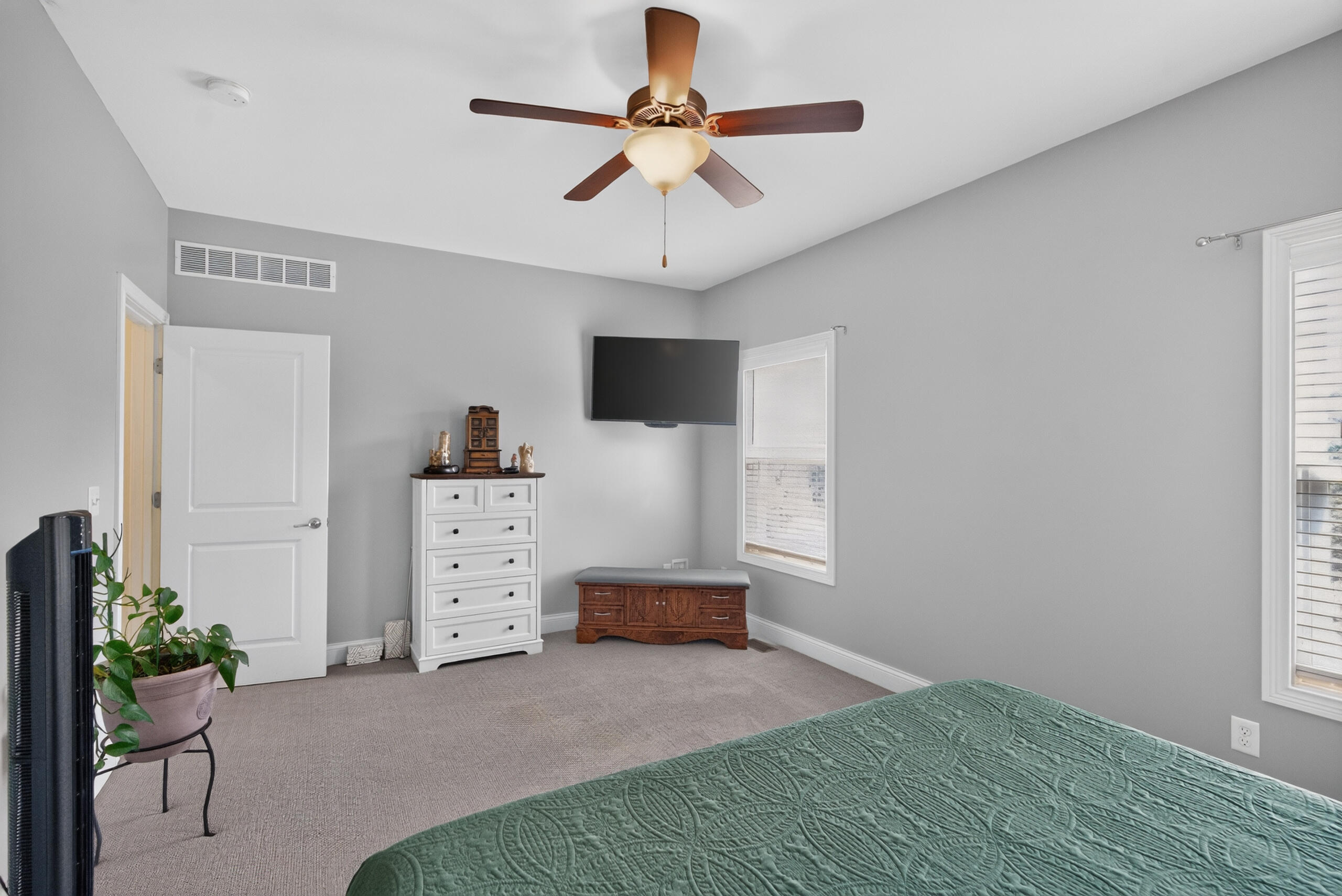 140 Westwoods Drive Property Photo 15