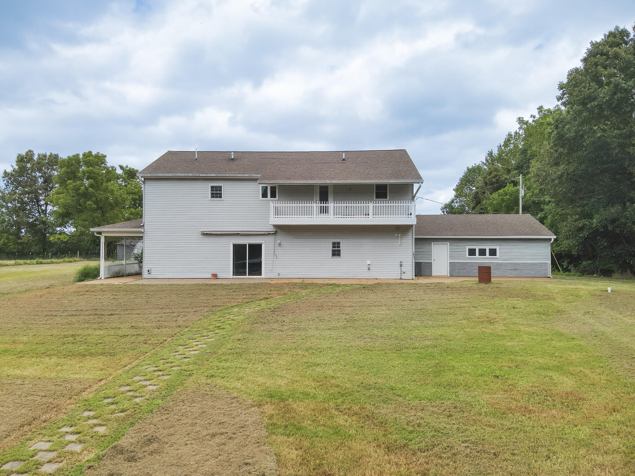 500 Farm Road Property Photo 6