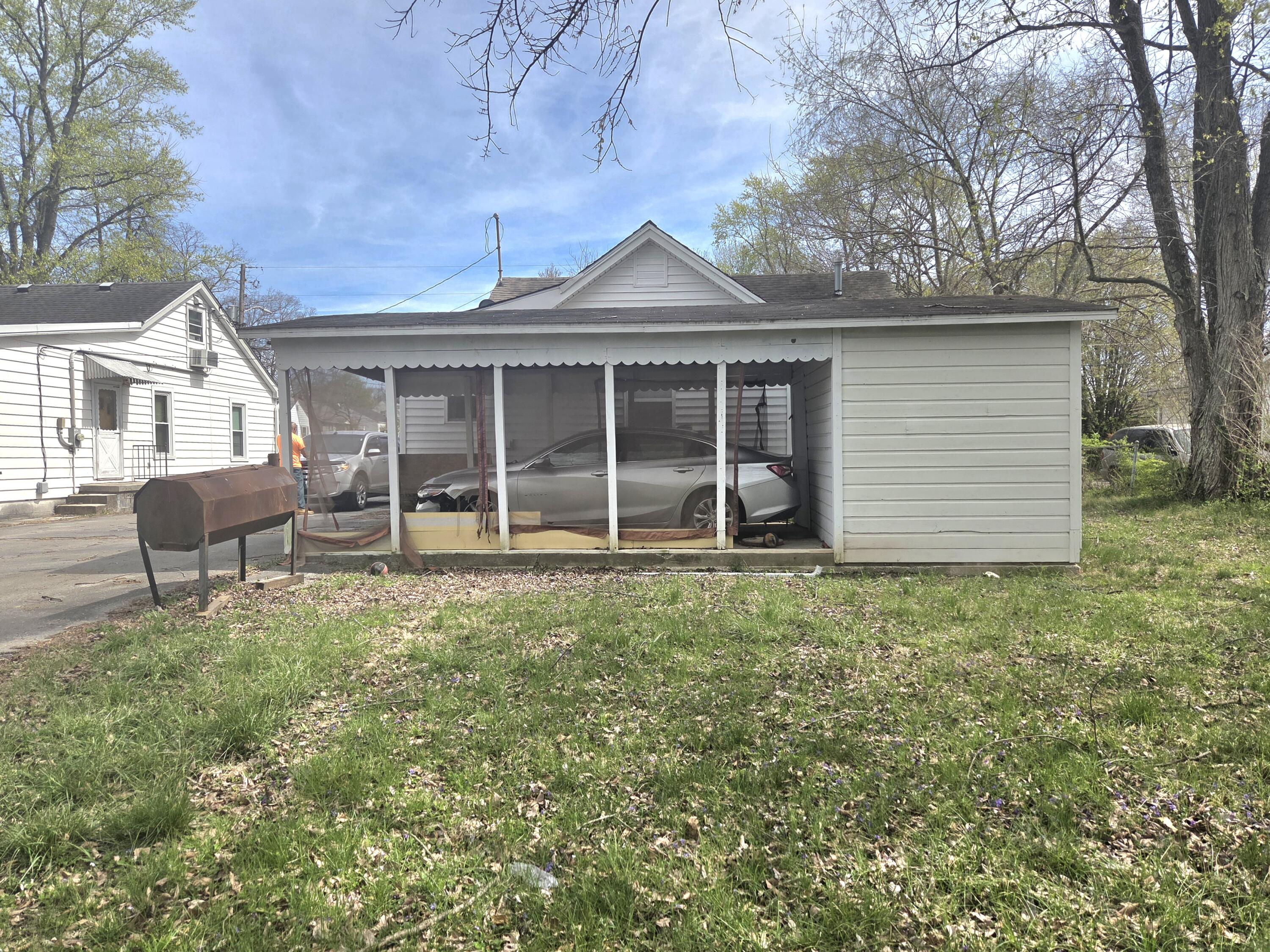 1303 Phelps Avenue Property Photo 4