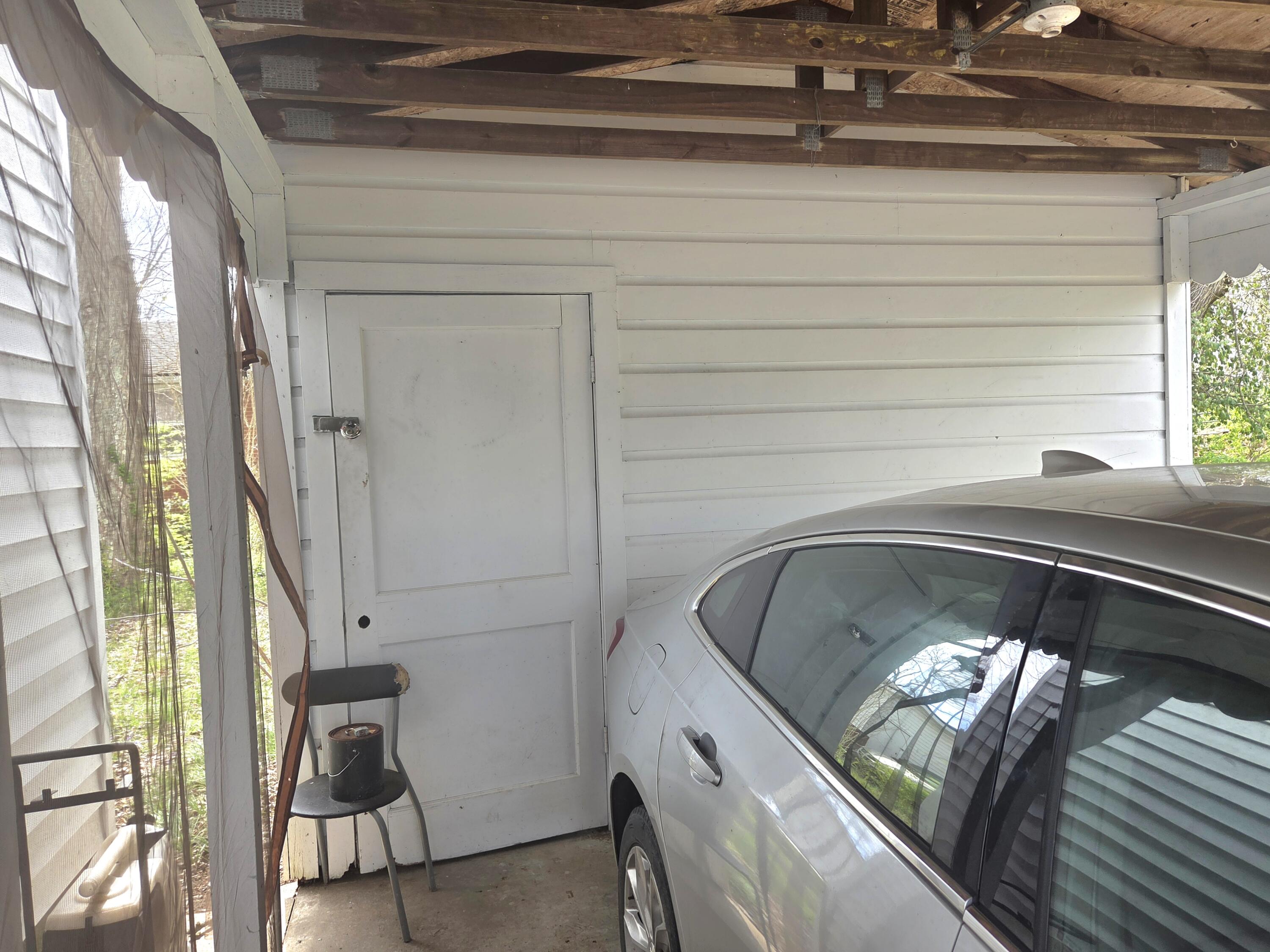 1303 Phelps Avenue Property Photo 6