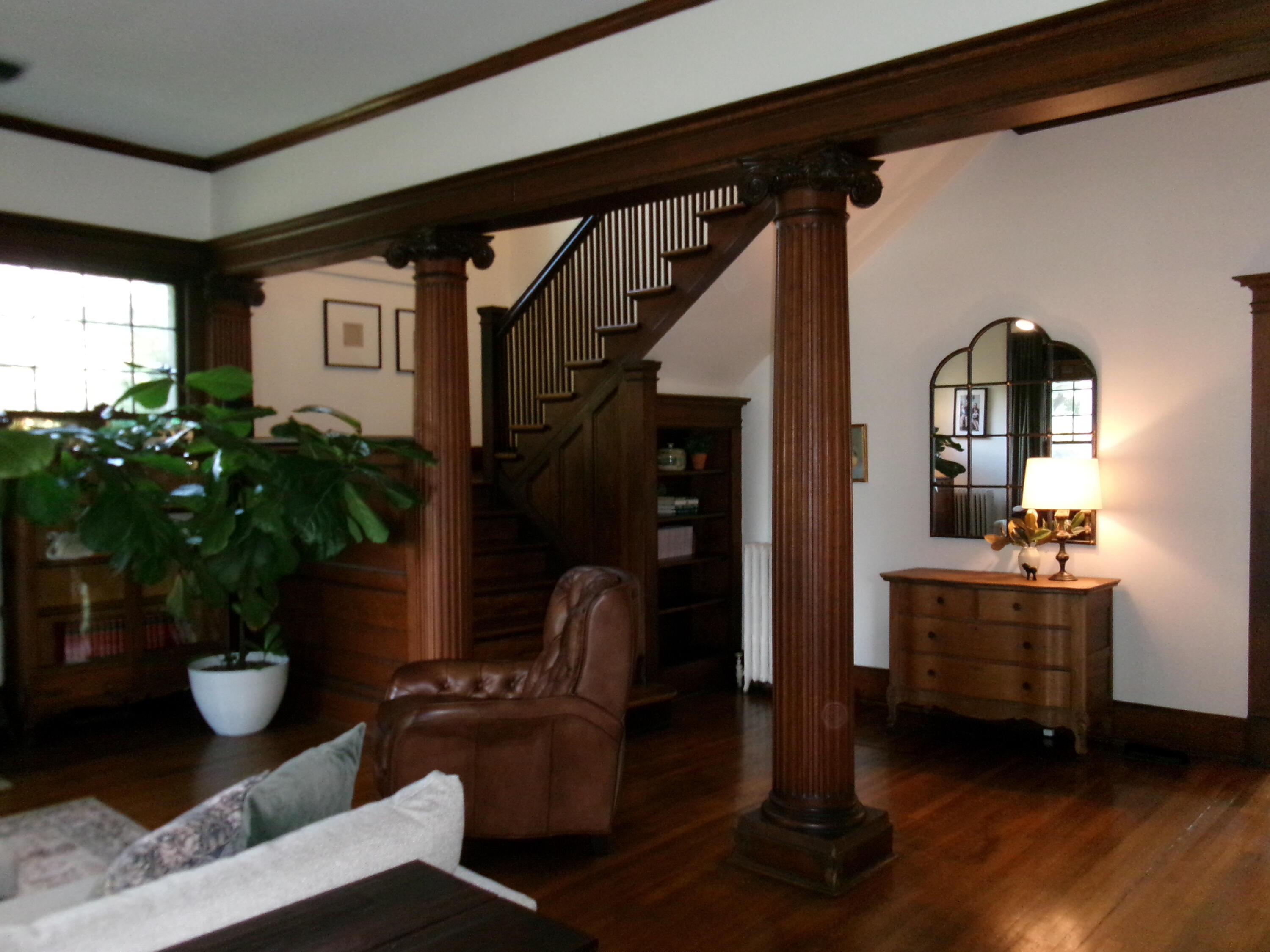 504 E College Street Property Photo 5