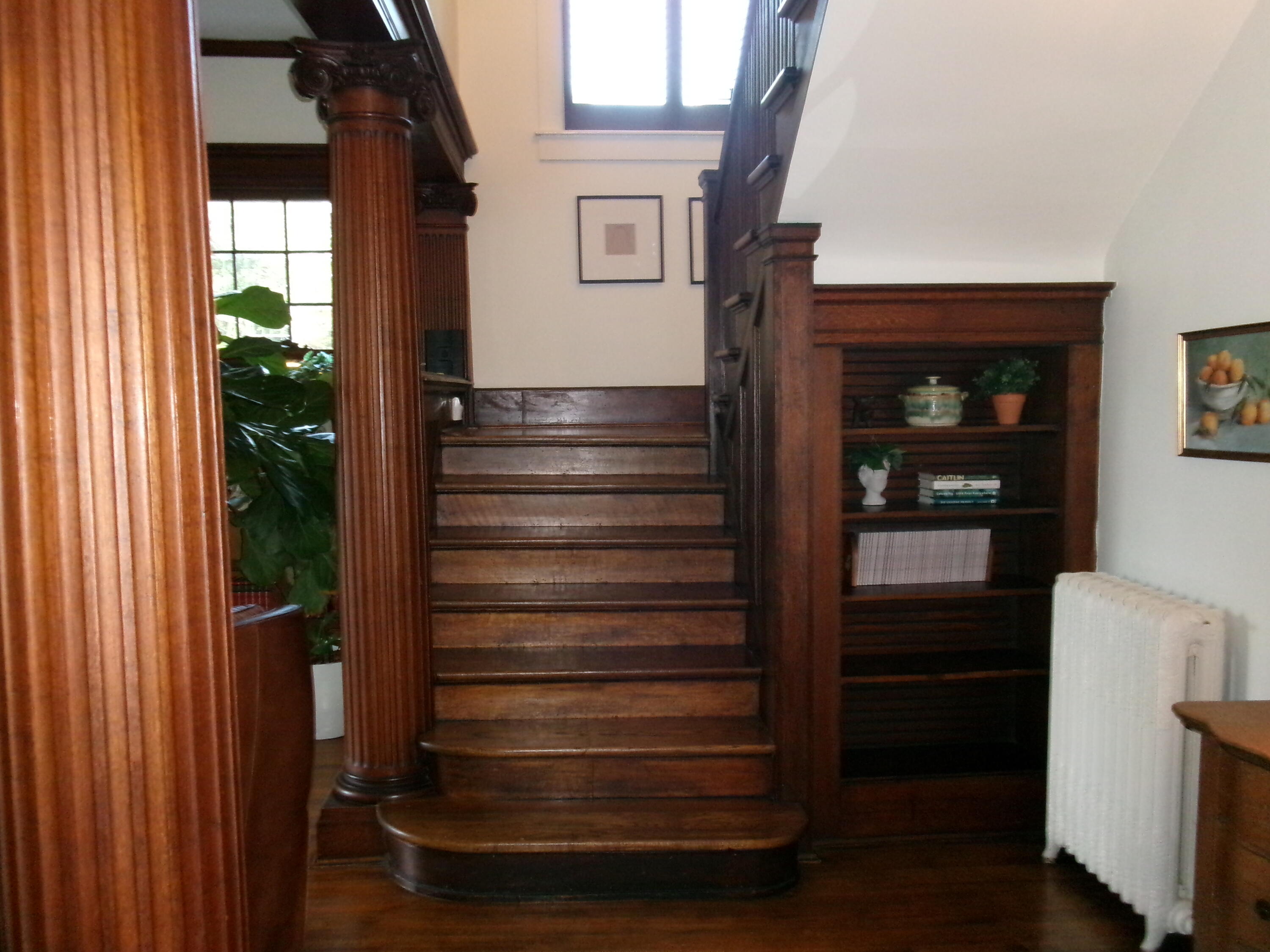 504 E College Street Property Photo 6