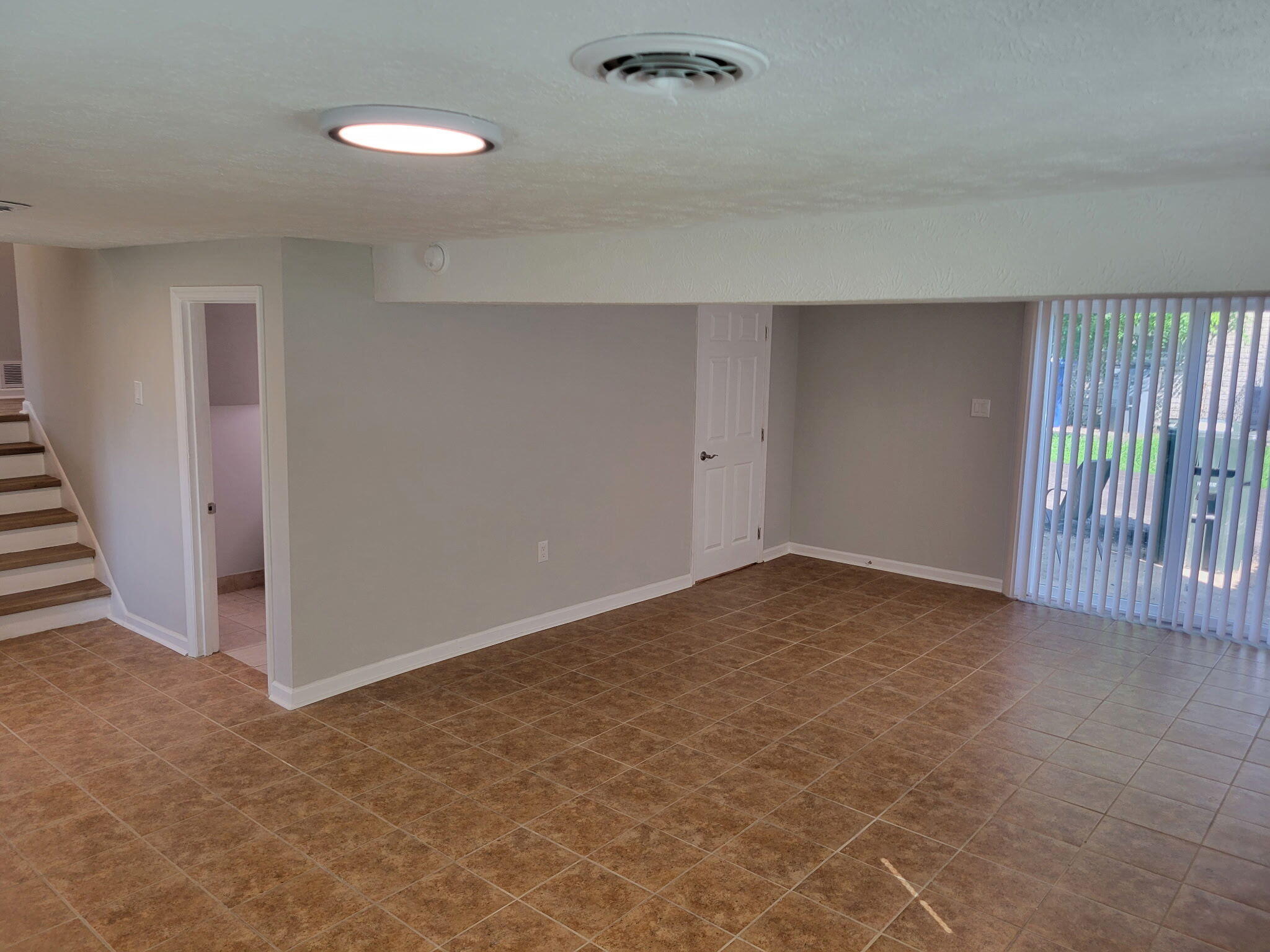 1997 Greenleaf Drive Property Photo 8