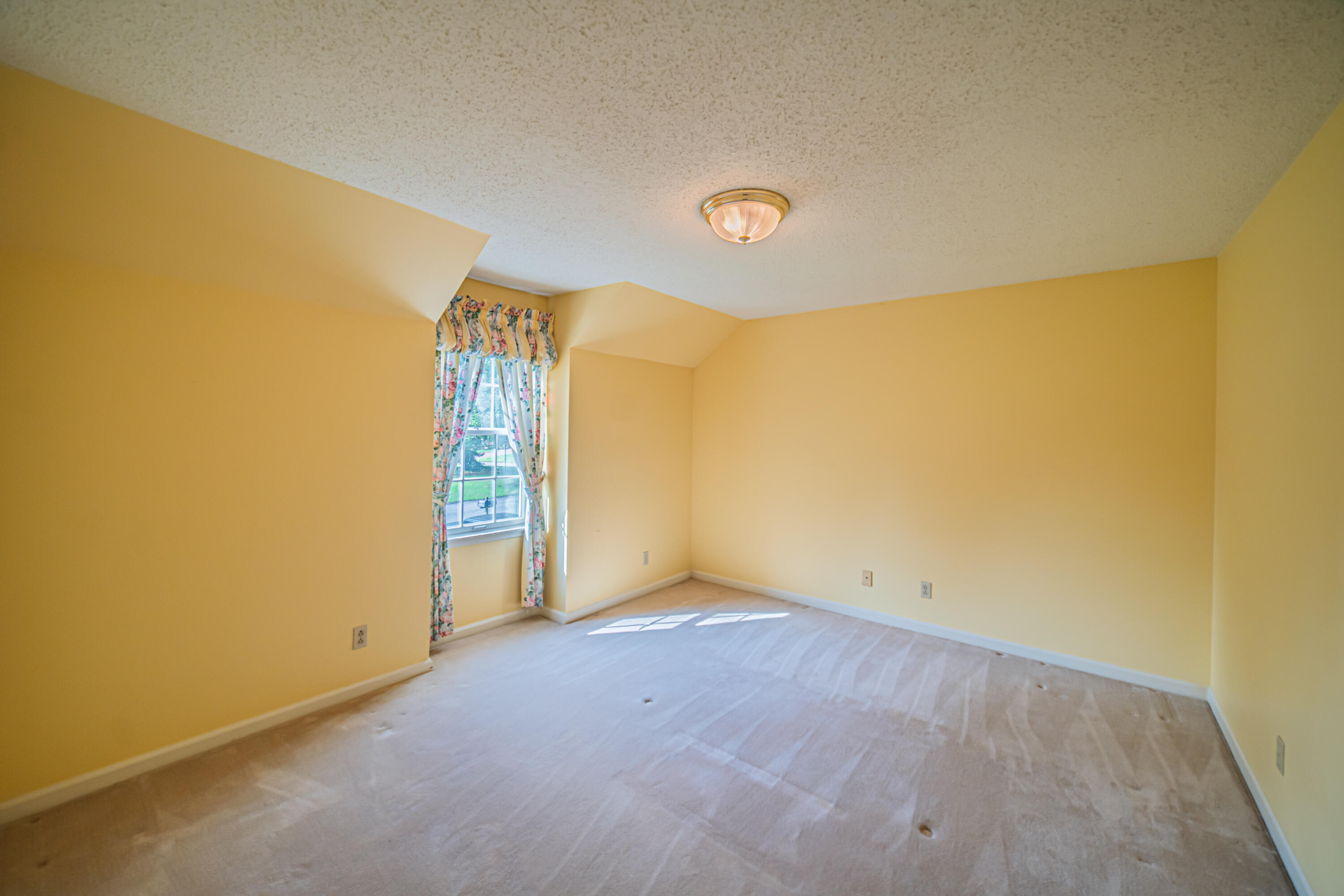 323 Meadowaire Drive Property Photo 40