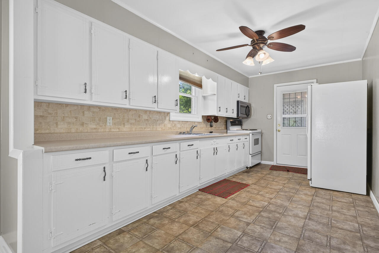 135 Southern Heights Property Photo 10