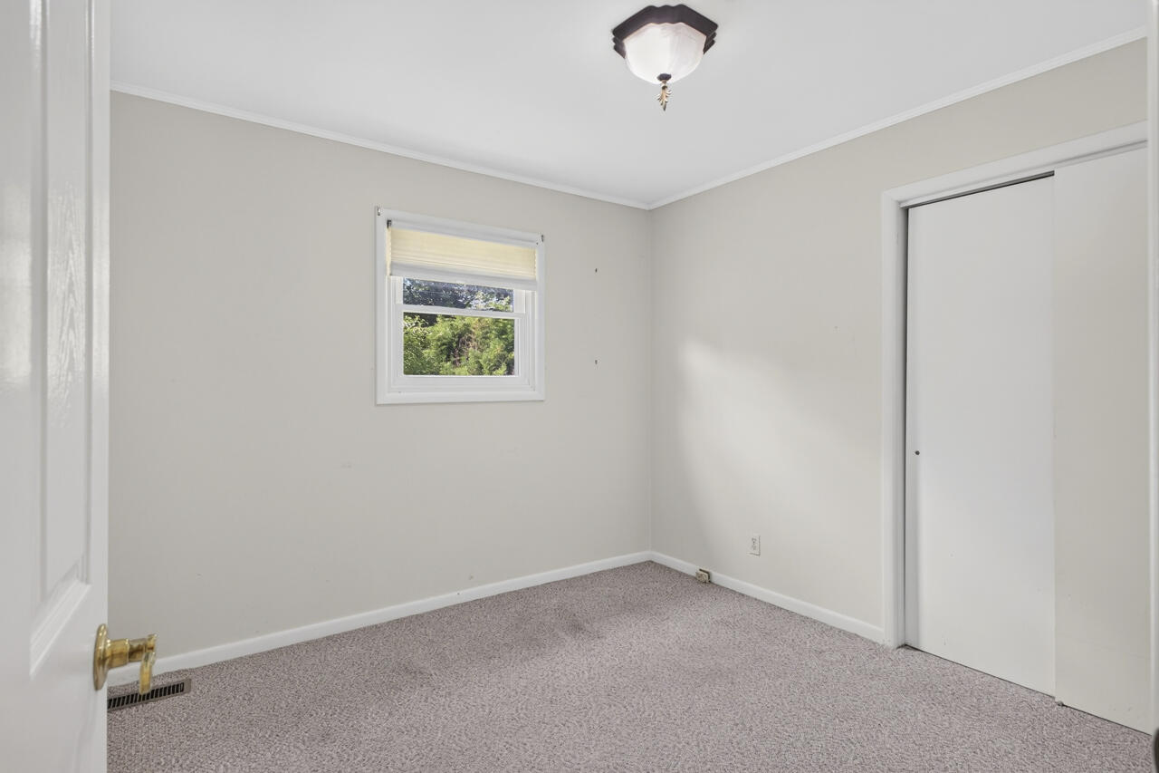 135 Southern Heights Property Photo 14