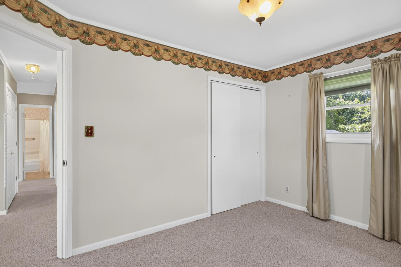 135 Southern Heights Property Photo 27
