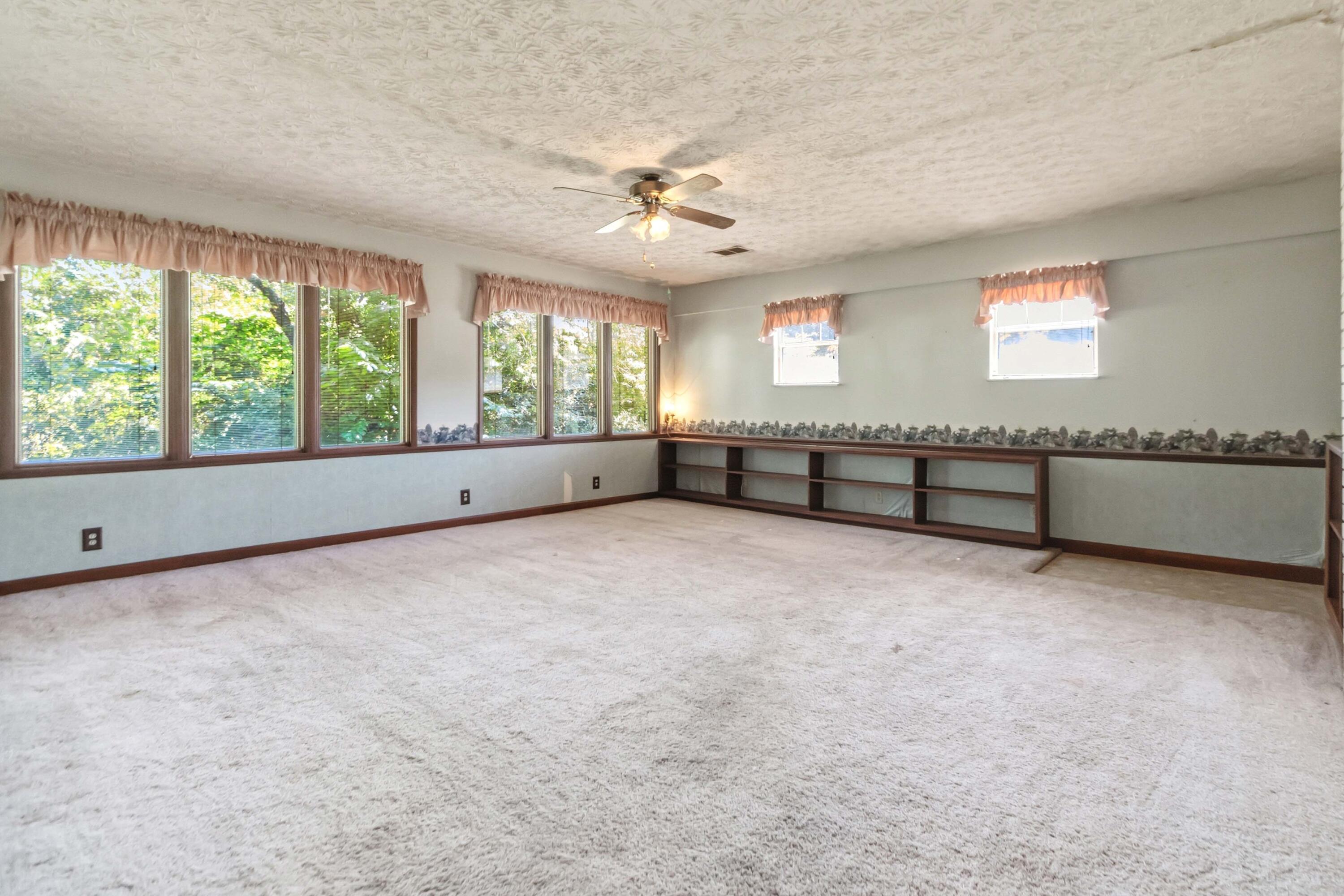 37 Kentucky Lane Property Photo 11