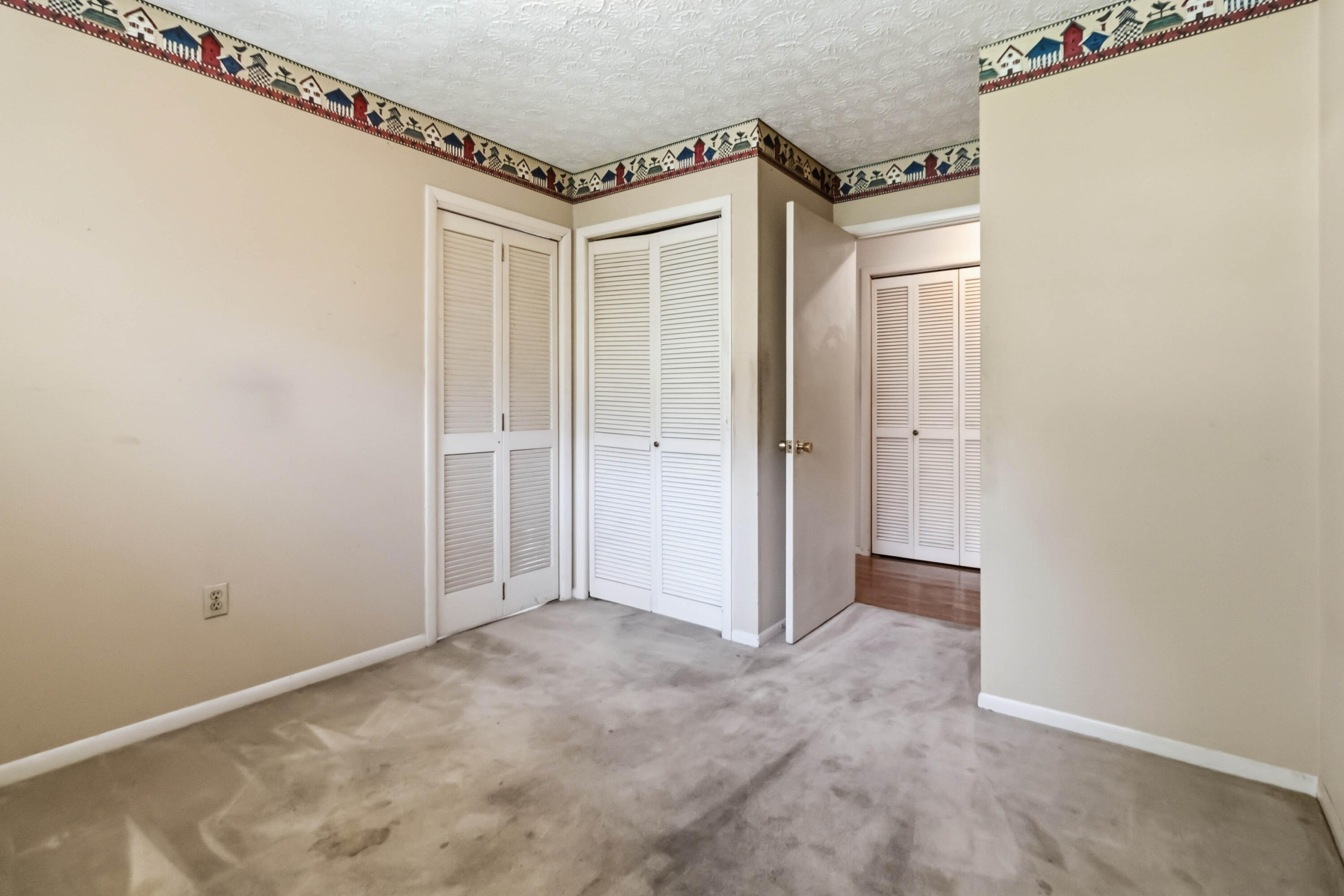 37 Kentucky Lane Property Photo 15