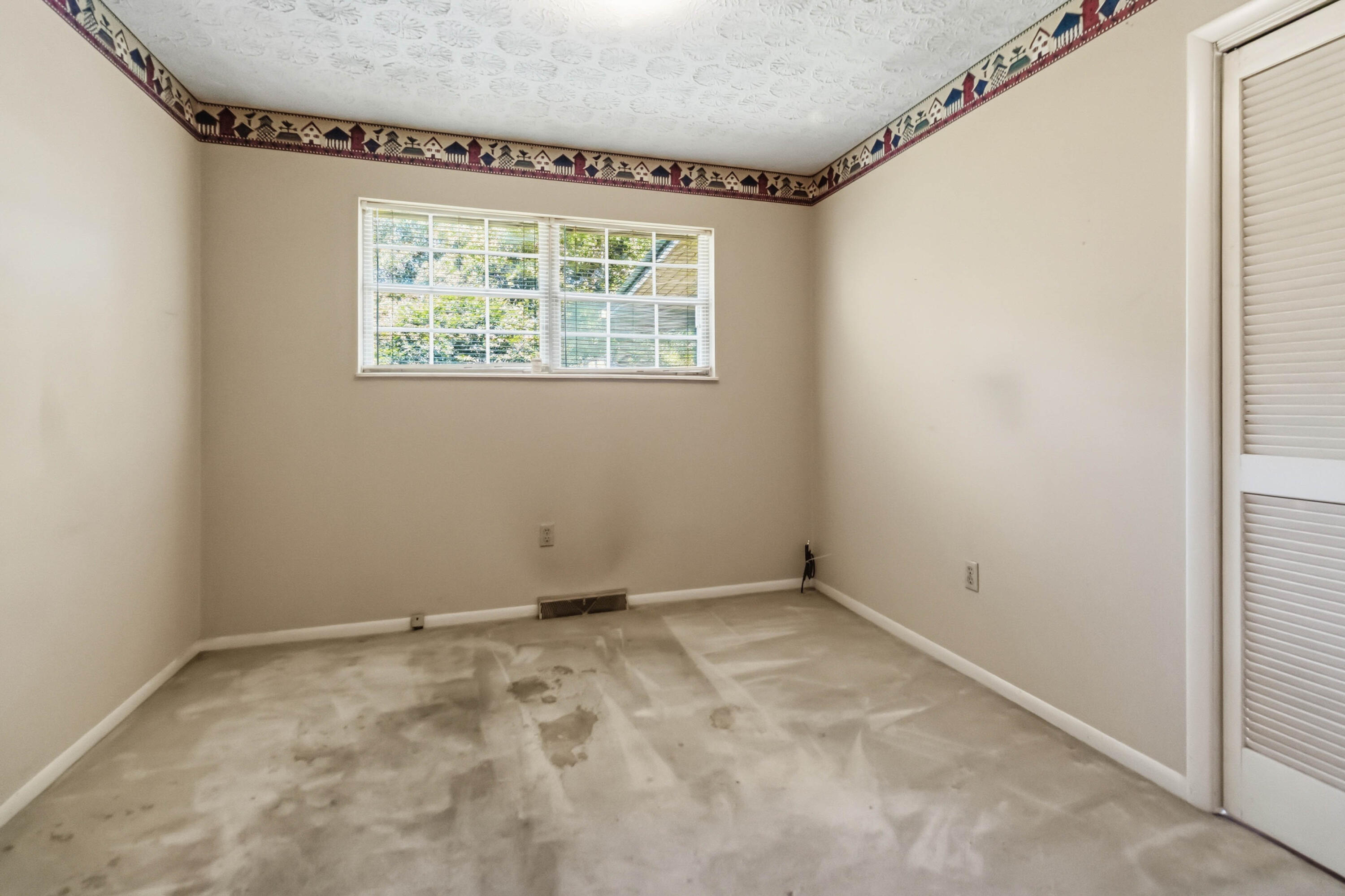 37 Kentucky Lane Property Photo 16